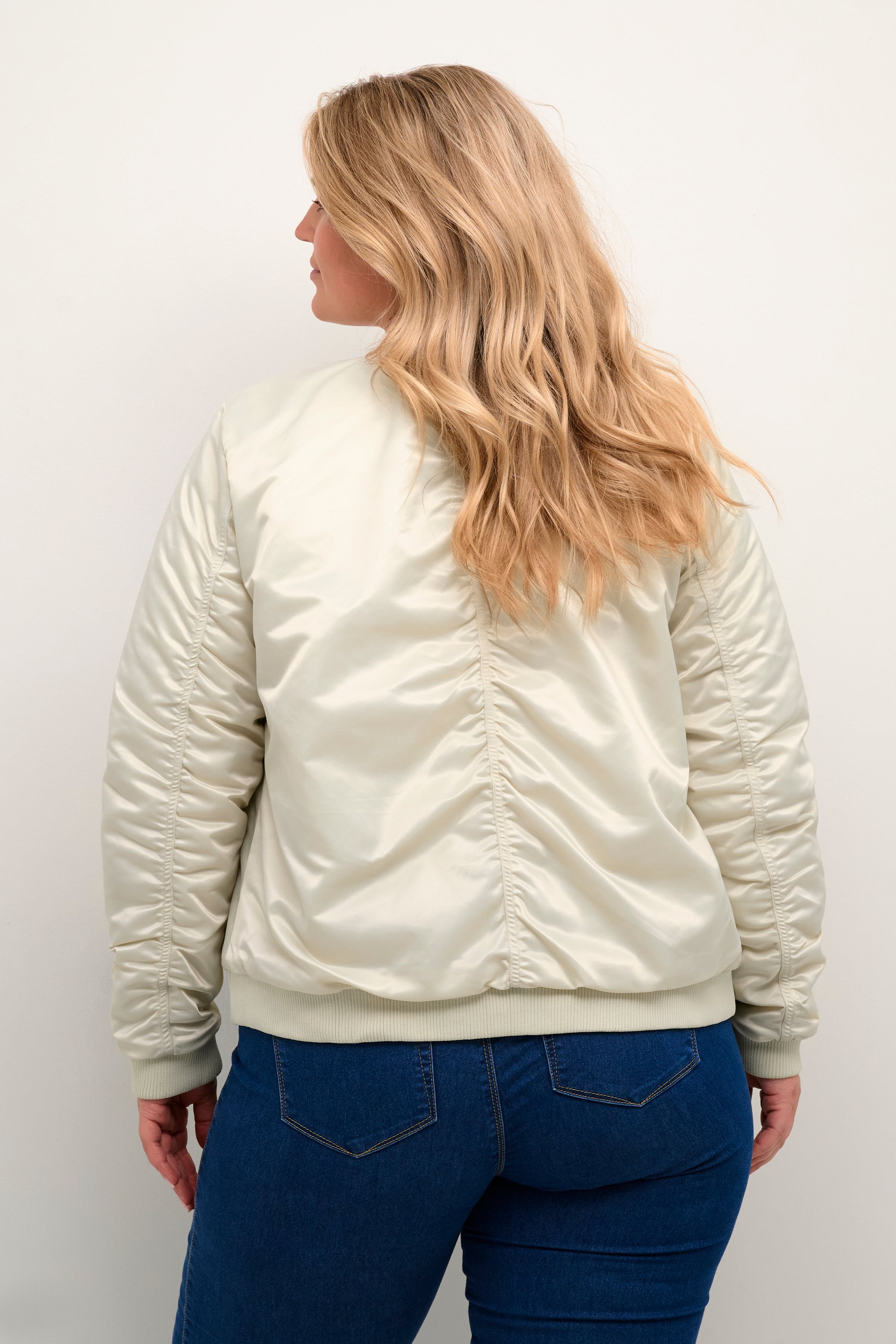 KCmagda Outerwear LOOKBOOK BACK 10582139-125202