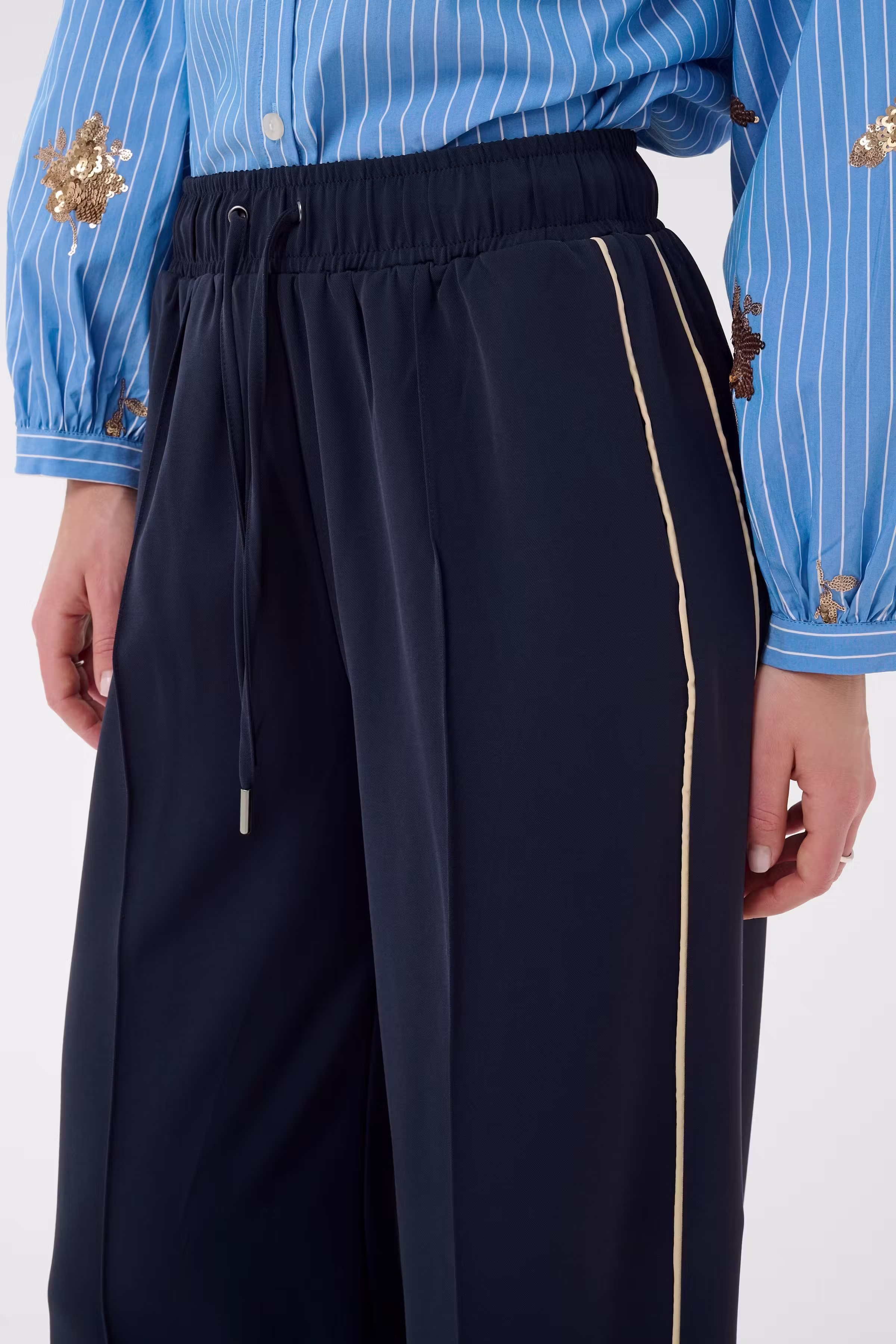 SueSZ Bukser LOOKBOOK DETAIL 30515305-193924