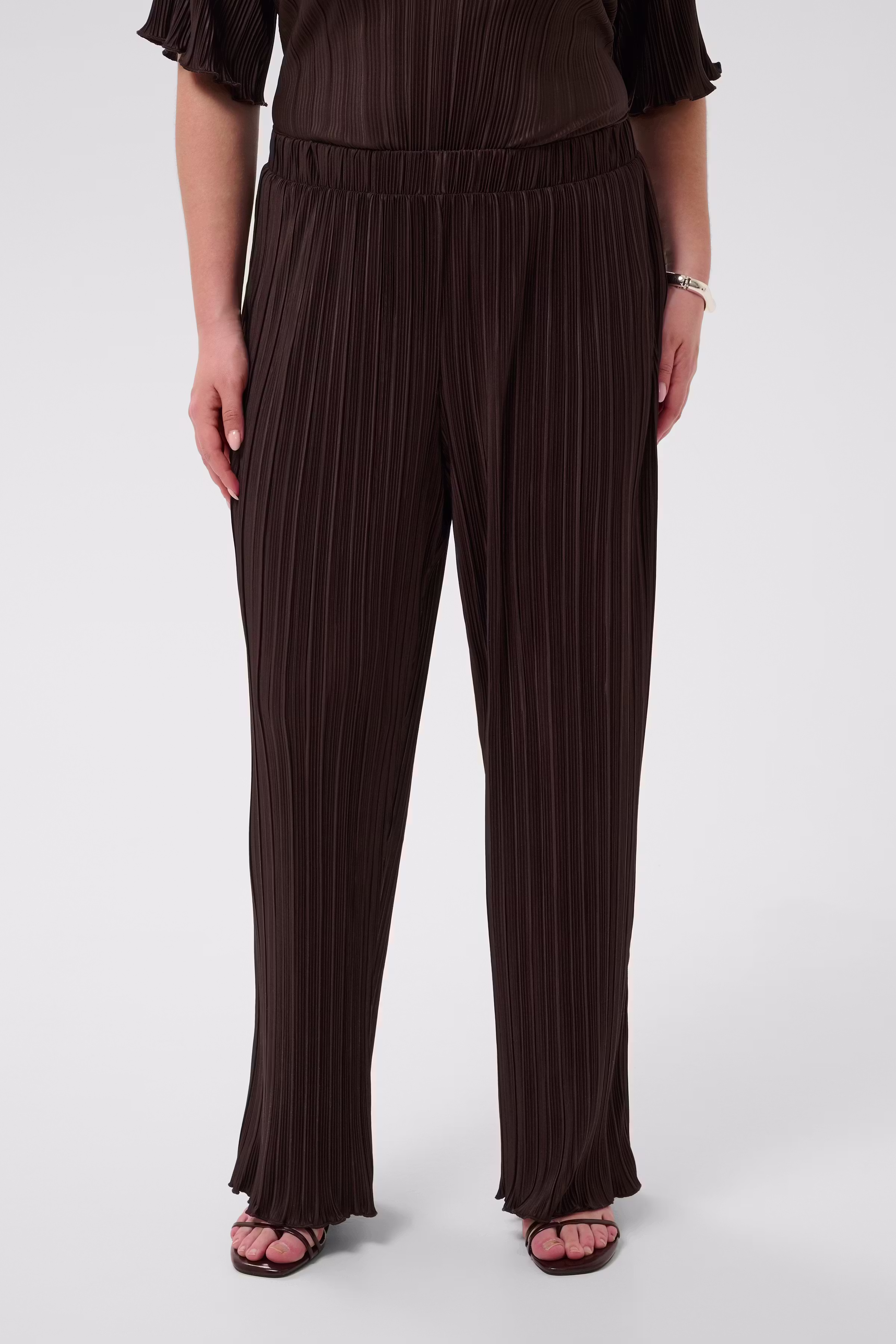 KCirina Bukser LOOKBOOK FRONT 10584623-190915