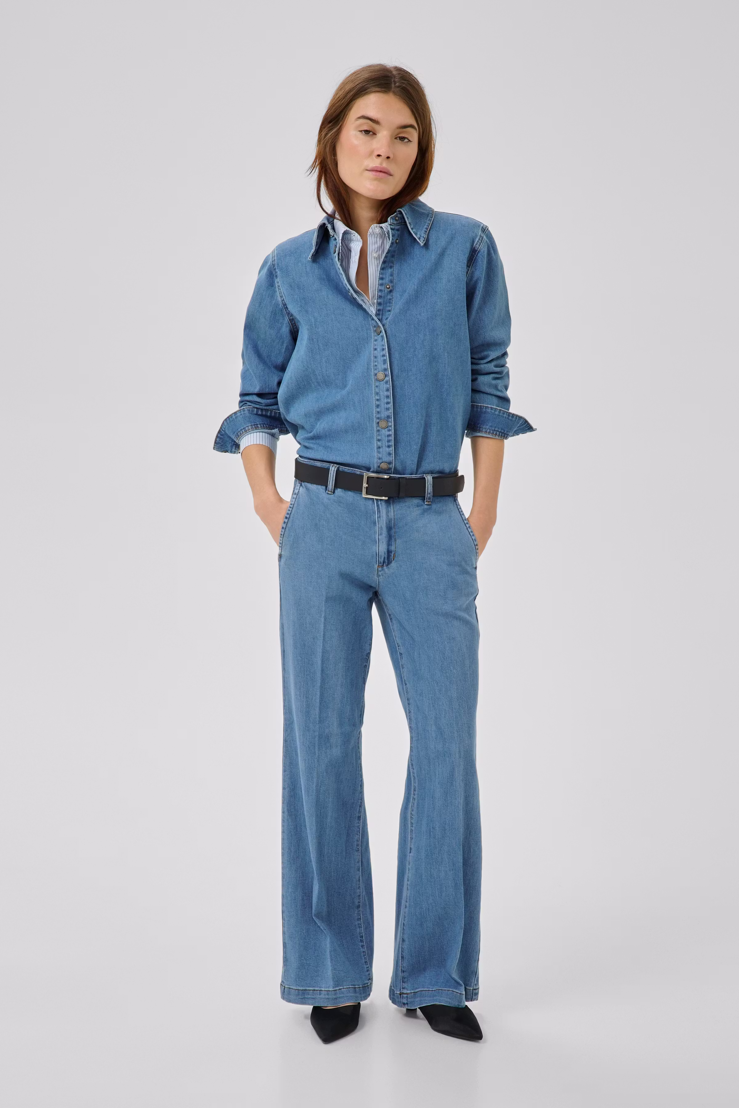 30 THE LARA 115 PANT LOOKBOOK FRONT 10705210-100053