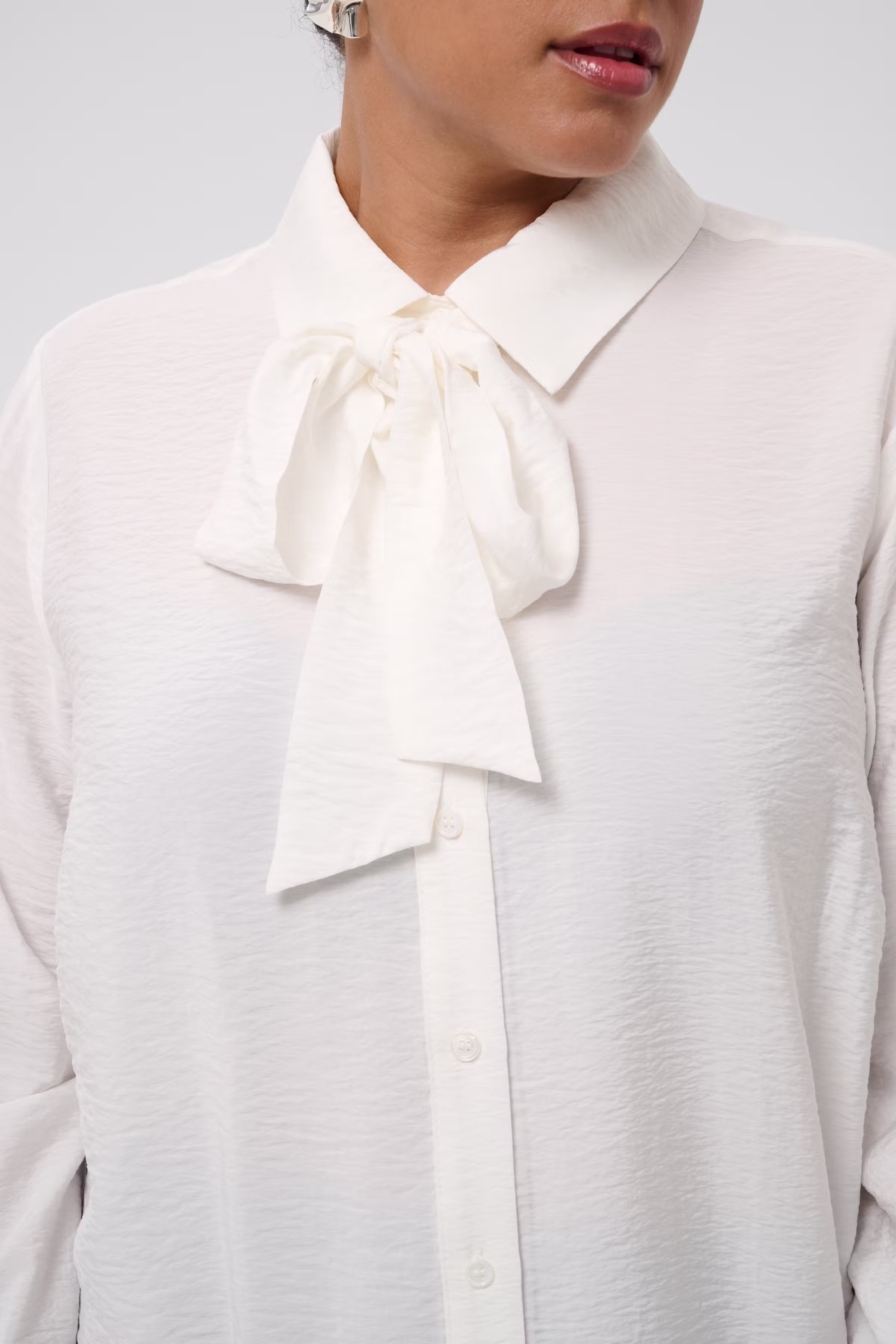 KCgila Hemd LOOKBOOK DETAIL 10584359-110602