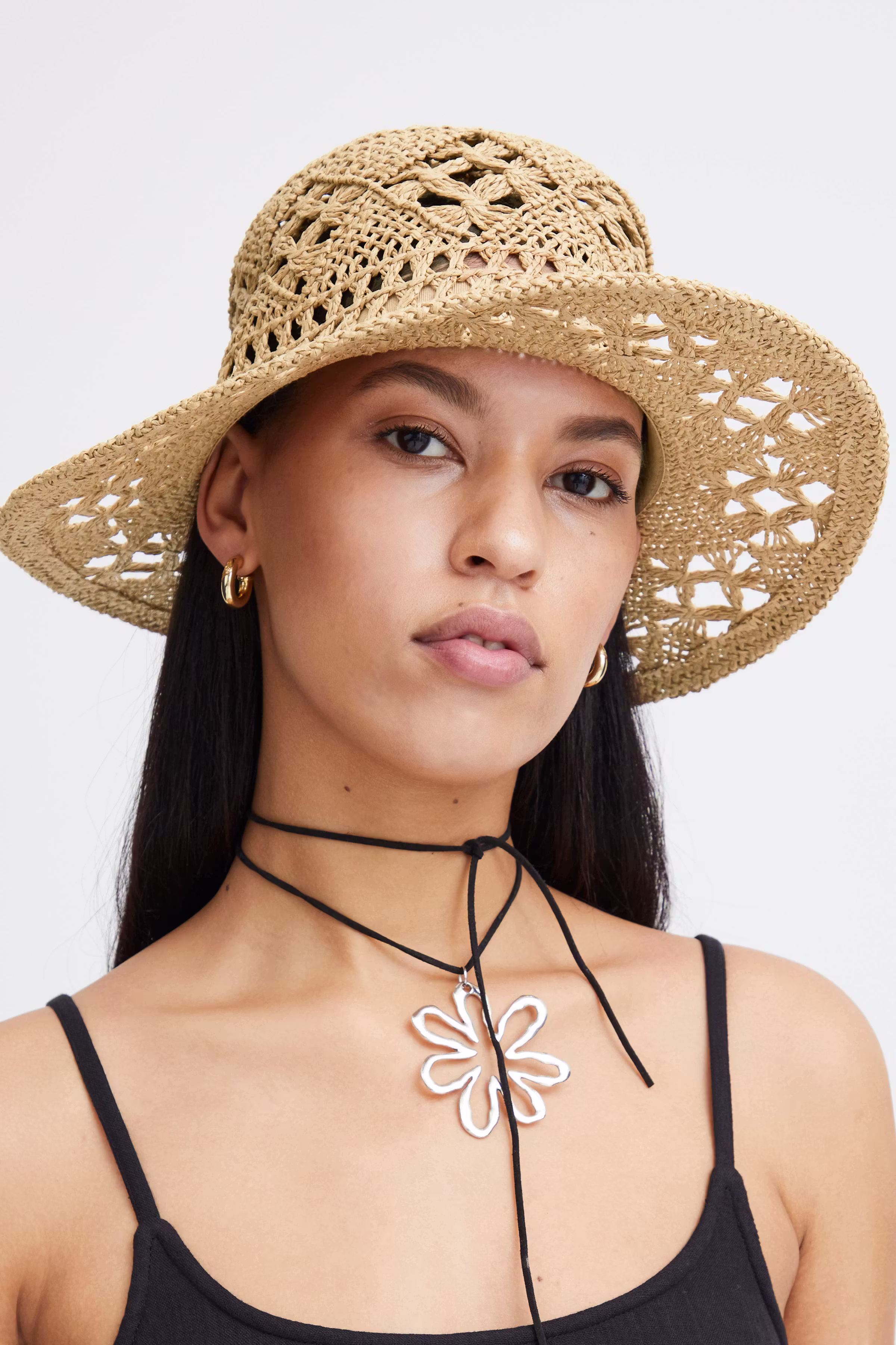 IAMARIKA Hatt LOOKBOOK FRONT 20121389-151308