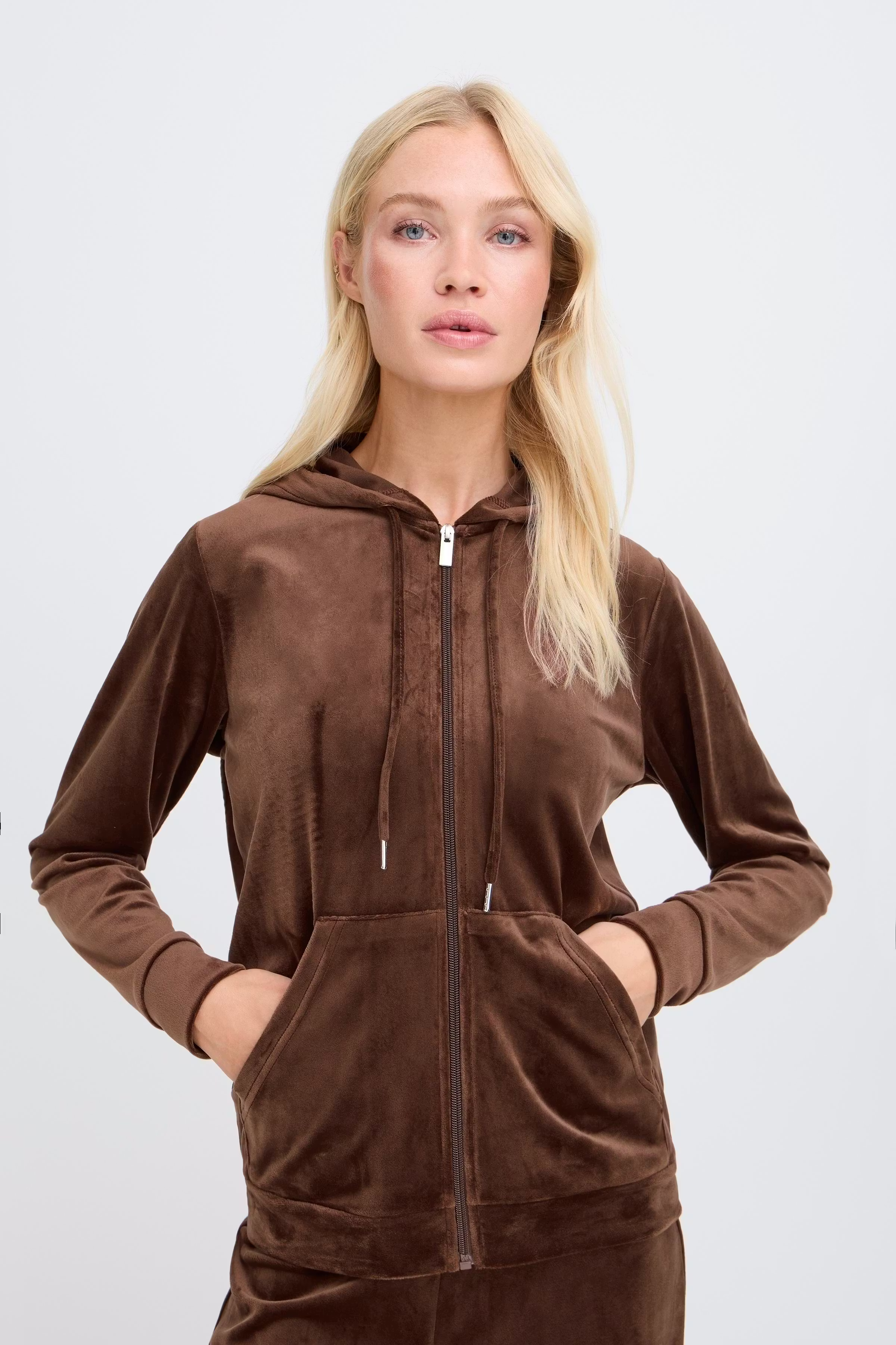 BYMITZA Joggedrakt LOOKBOOK DETAIL 20810786-191419