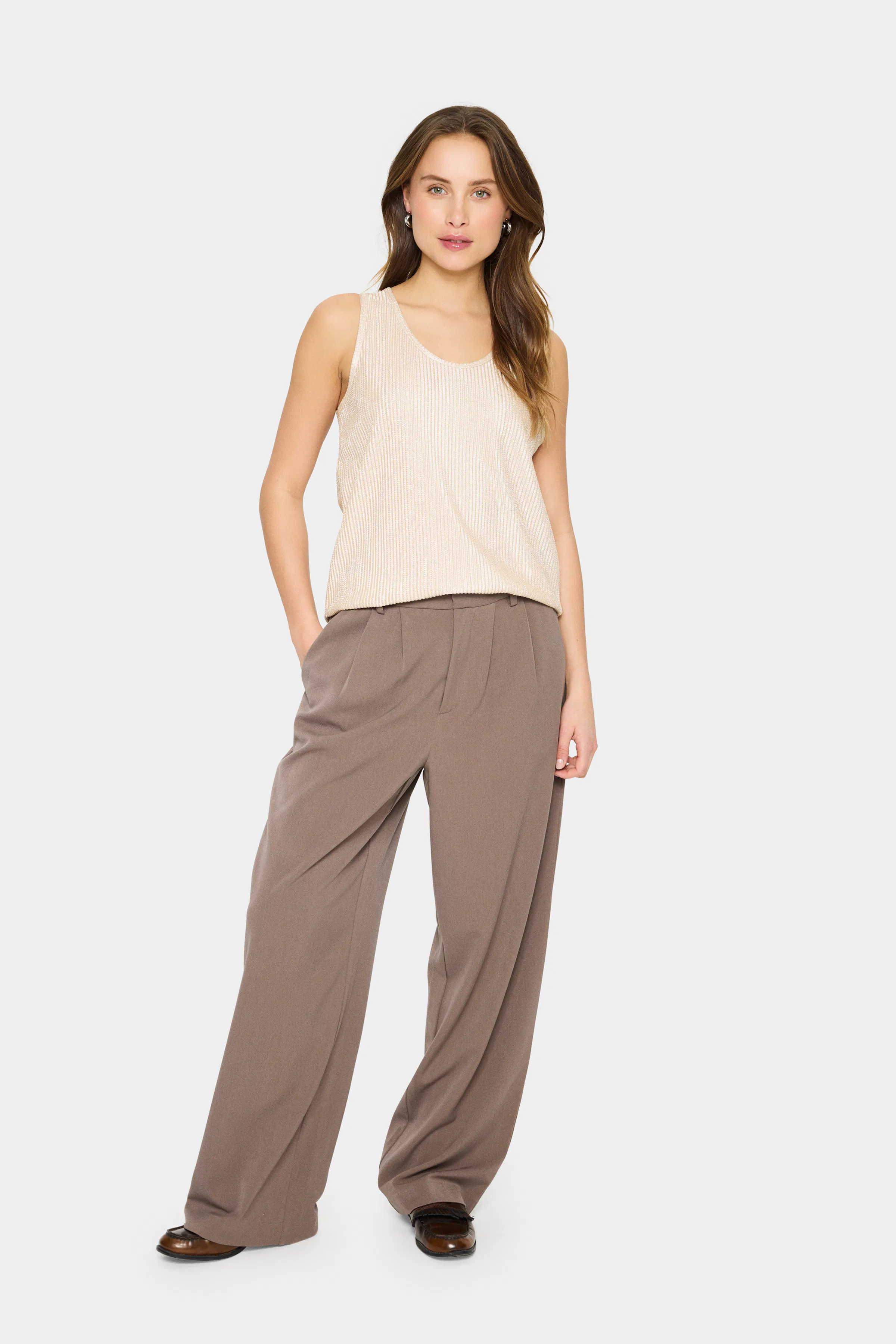 EvySZ Top LOOKBOOK FRONT 30513301-110507