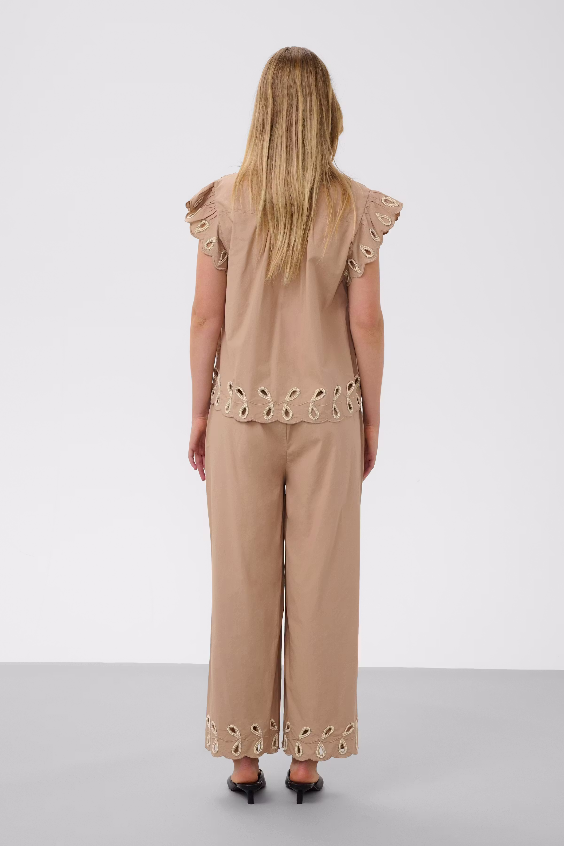 SLAmara Top LOOKBOOK BACK 30409329-171312