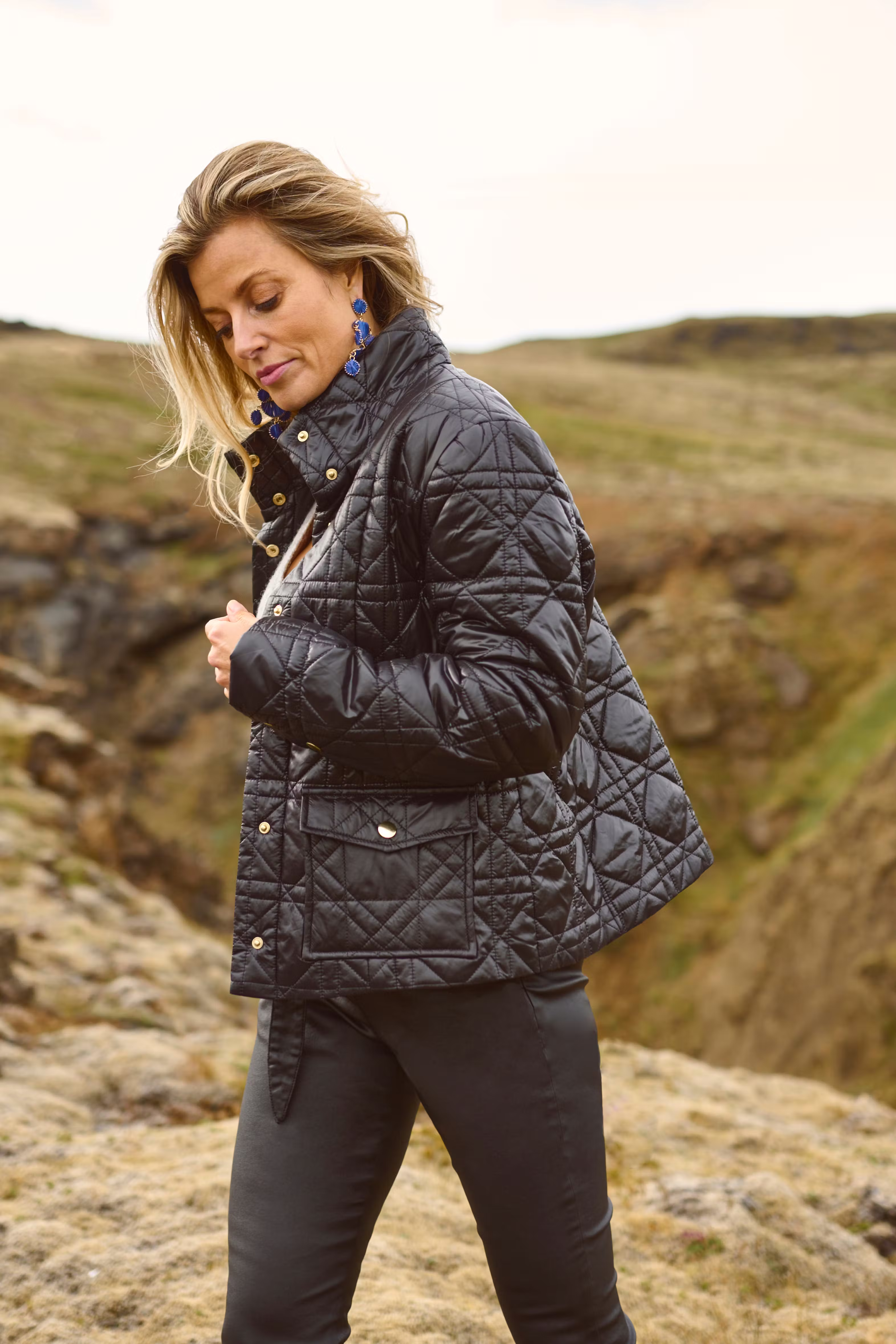 CRHanva Outerwear LOCATION NONE 10611934-100120