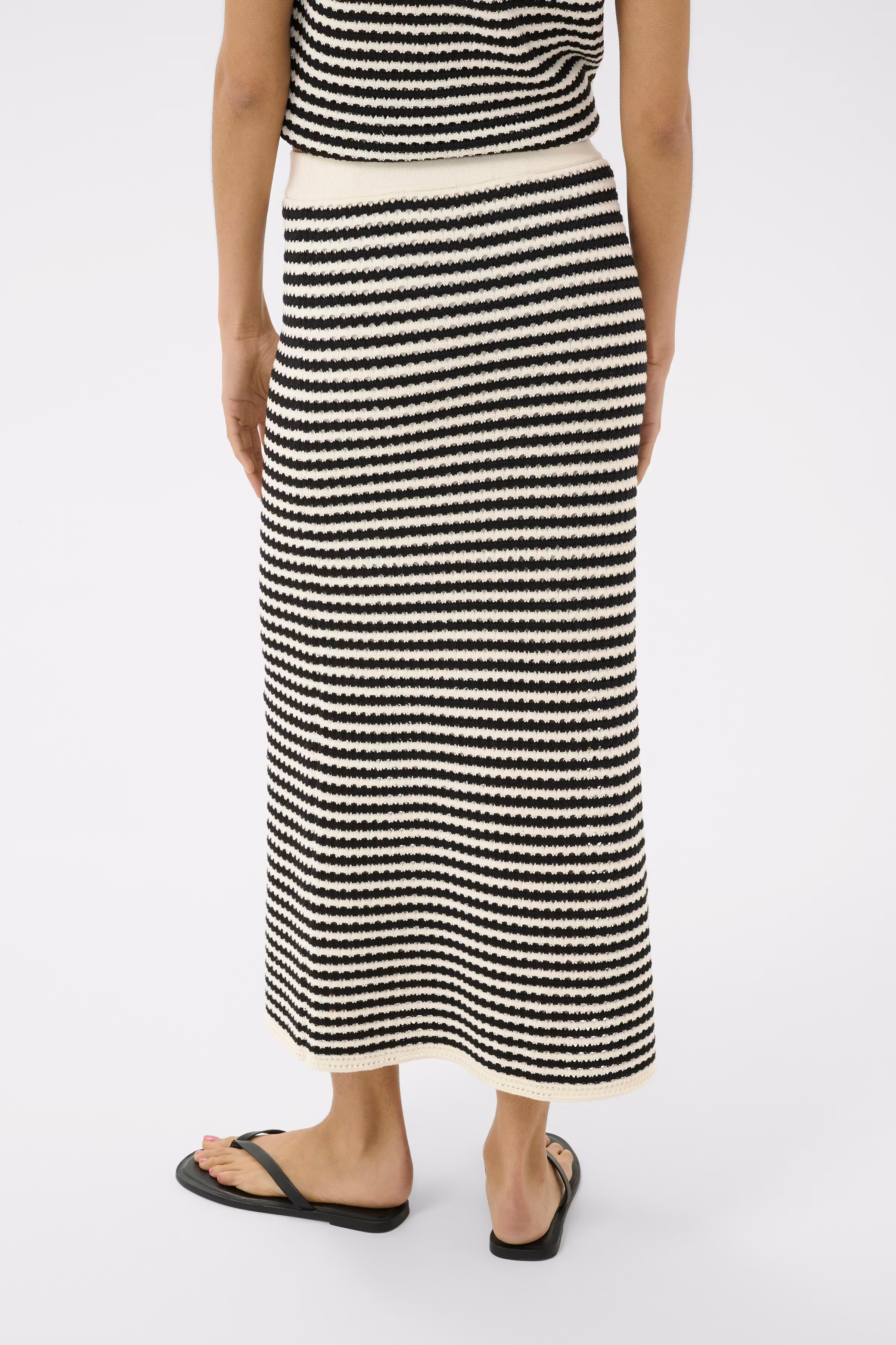 BerdyPW Skirt LOOKBOOK BACK 30310580-304965