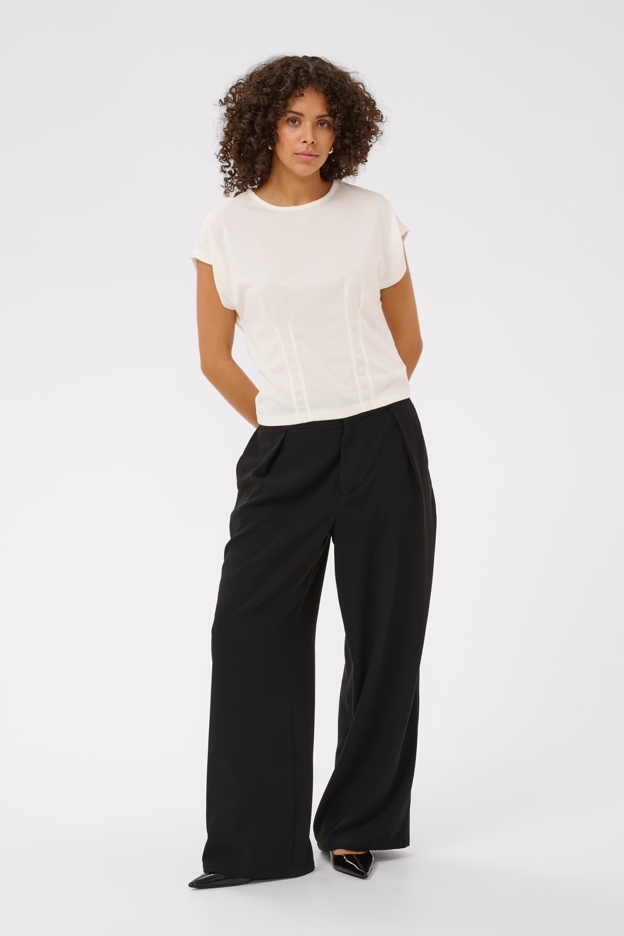 KAlise T-shirt LOOKBOOK FRONT 10511461-110602