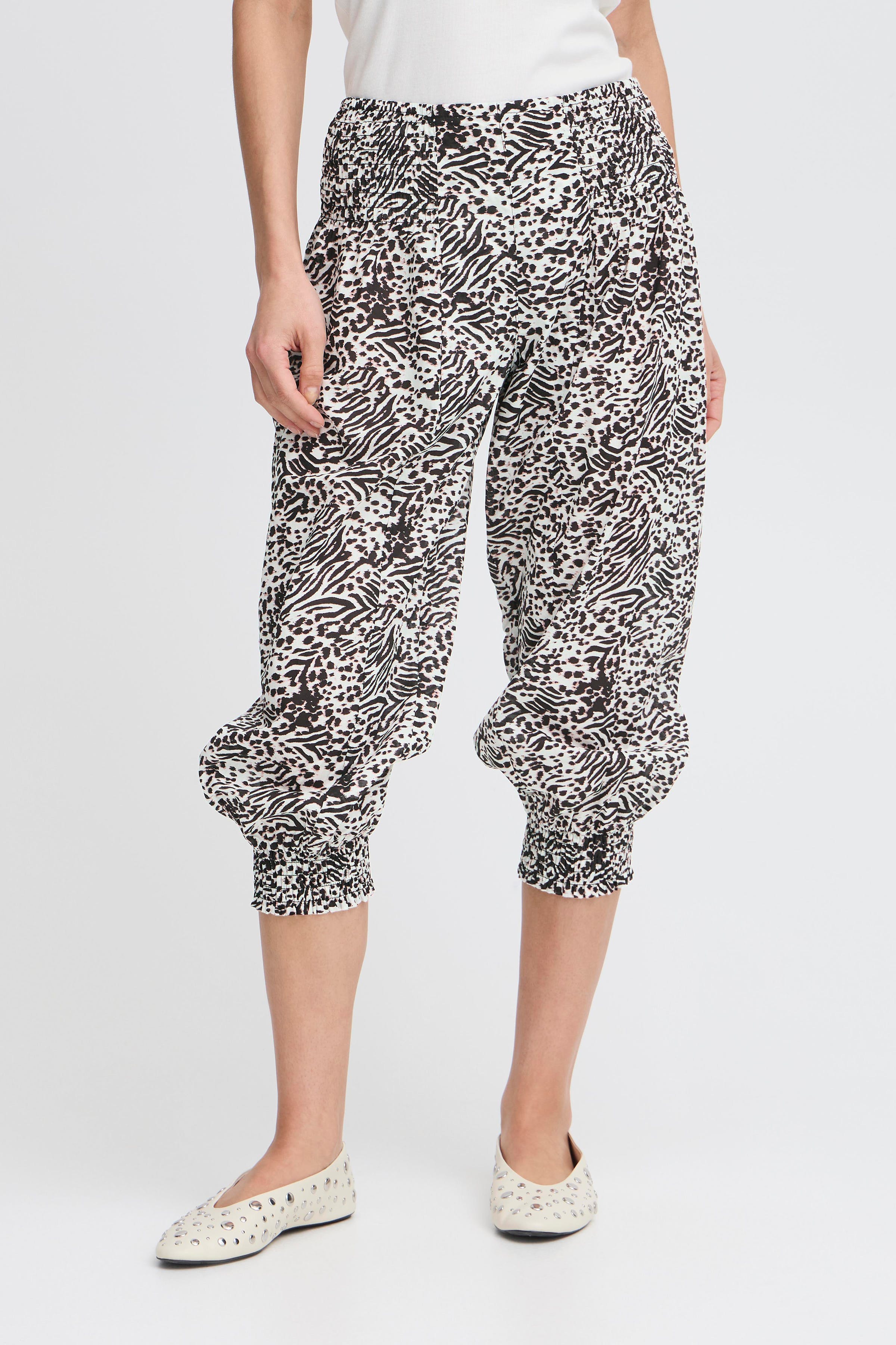PZJILL Wide Capri Trousers LOOKBOOK FRONT 50200339-204876