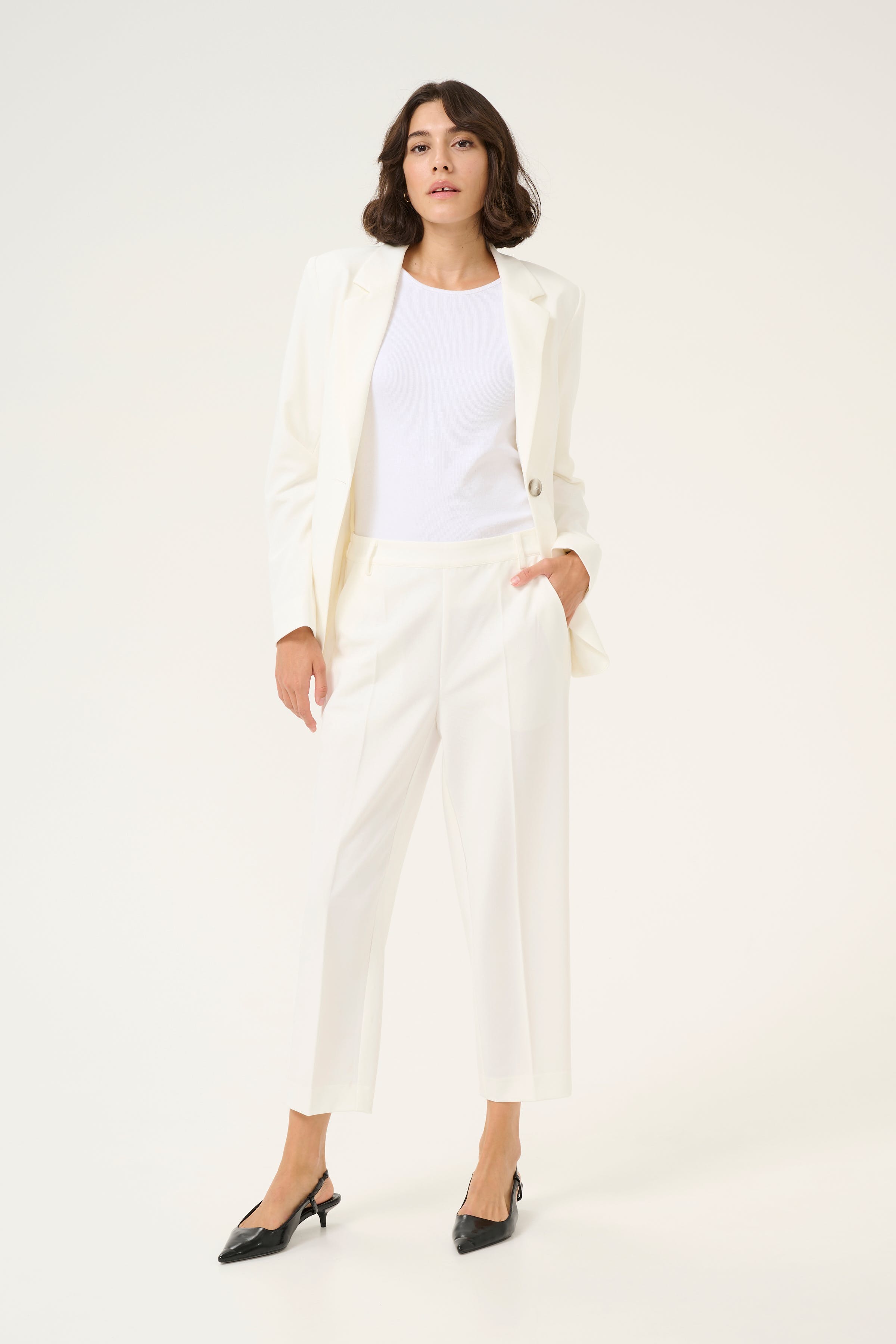 KAsakura Trousers LOOKBOOK FRONT 10506127-110602