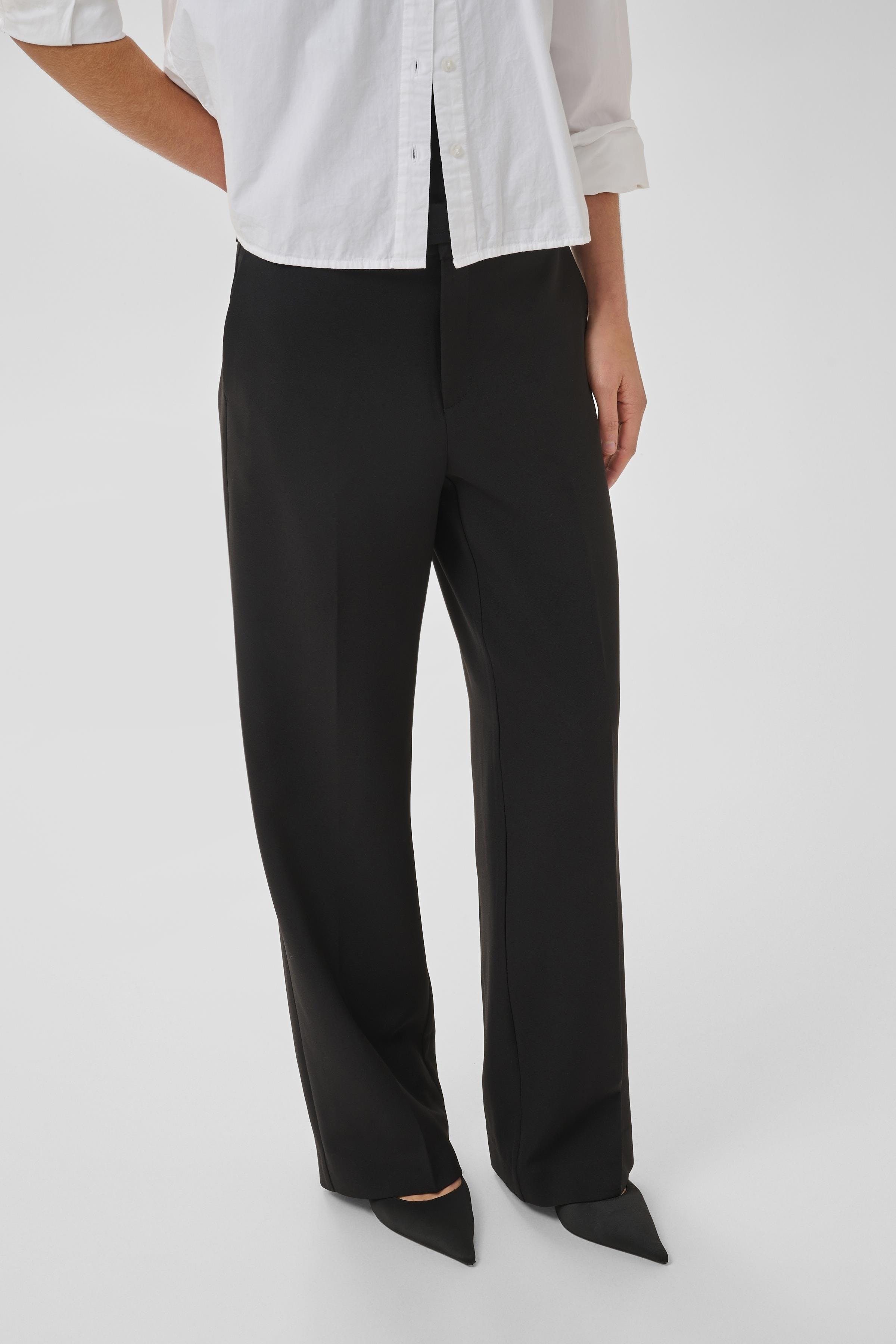 29 THE TAILORED PANT LOOKBOOK FRONT 10705543-100031