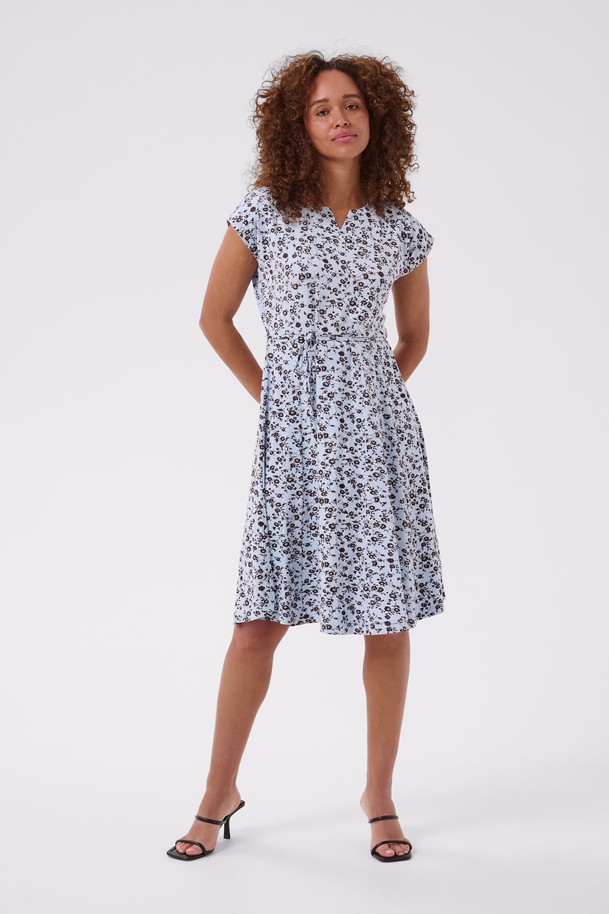 KAbella Jurk LOOKBOOK FRONT 10511965-109669