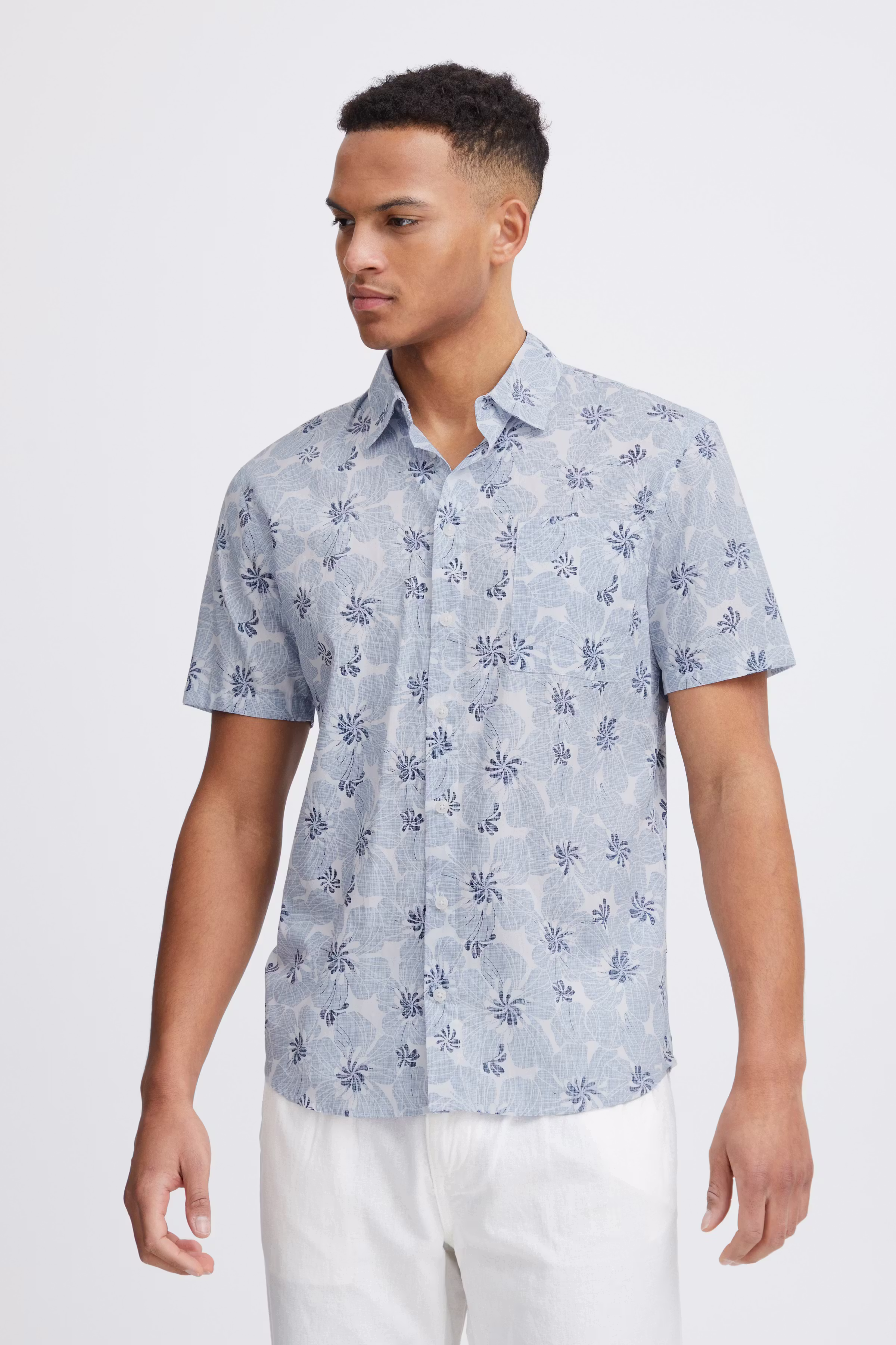 Korte mouwen shirt LOOKBOOK FRONT 20717064-194024