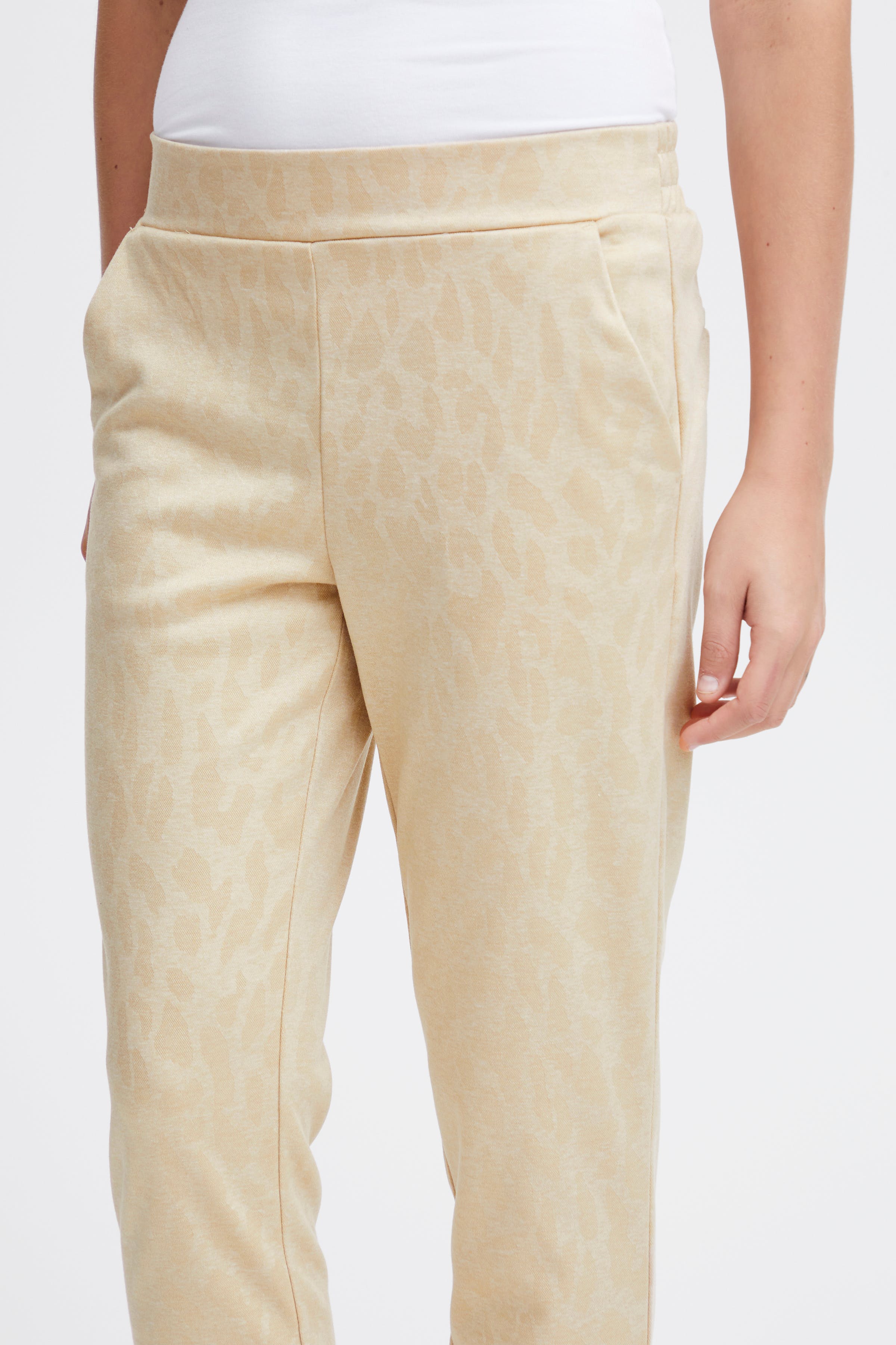 IHKATE Trousers LOOKBOOK DETAIL 20120654-151308