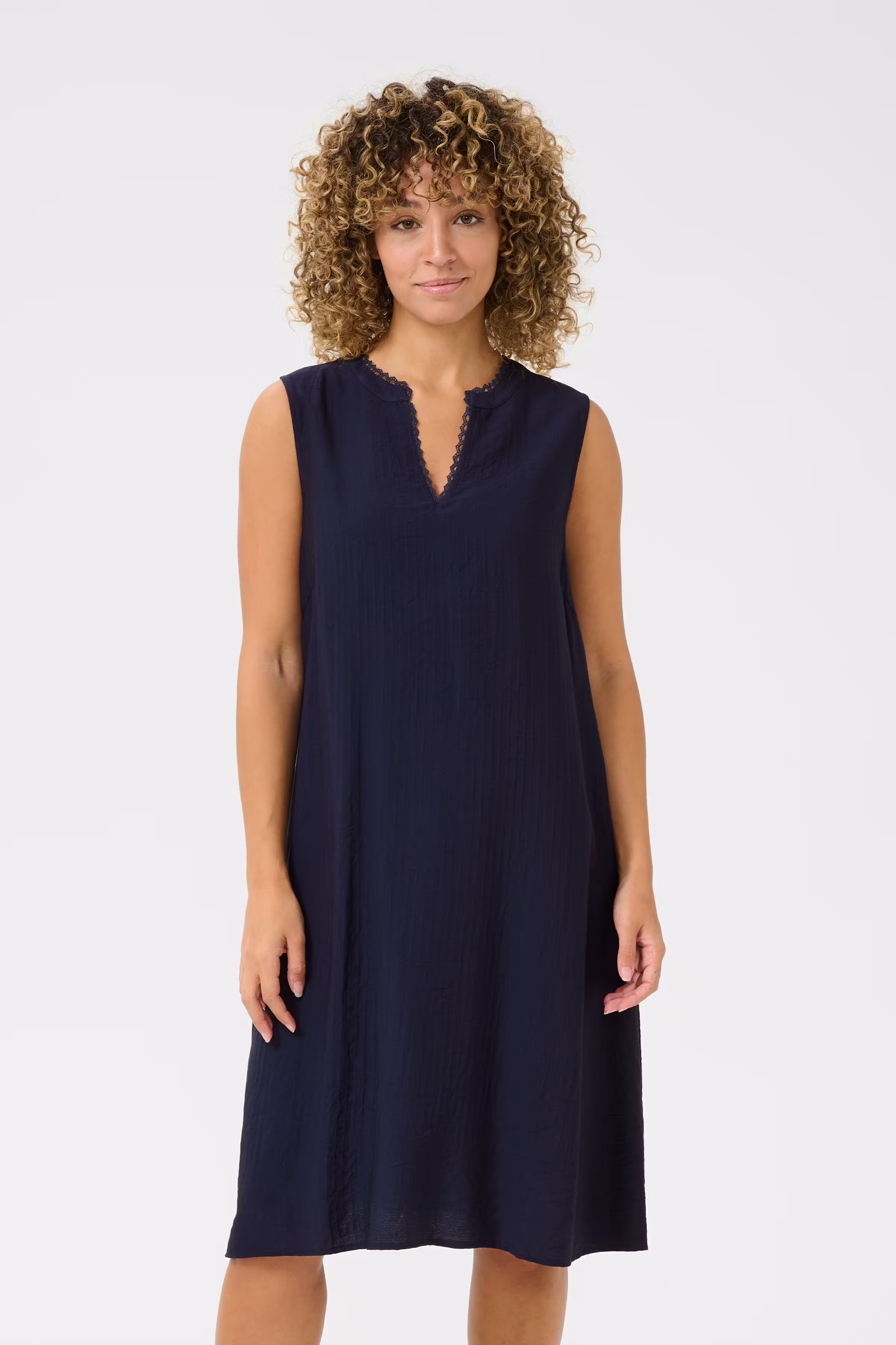 CRLori Klänning LOOKBOOK FRONT 10613830-193923