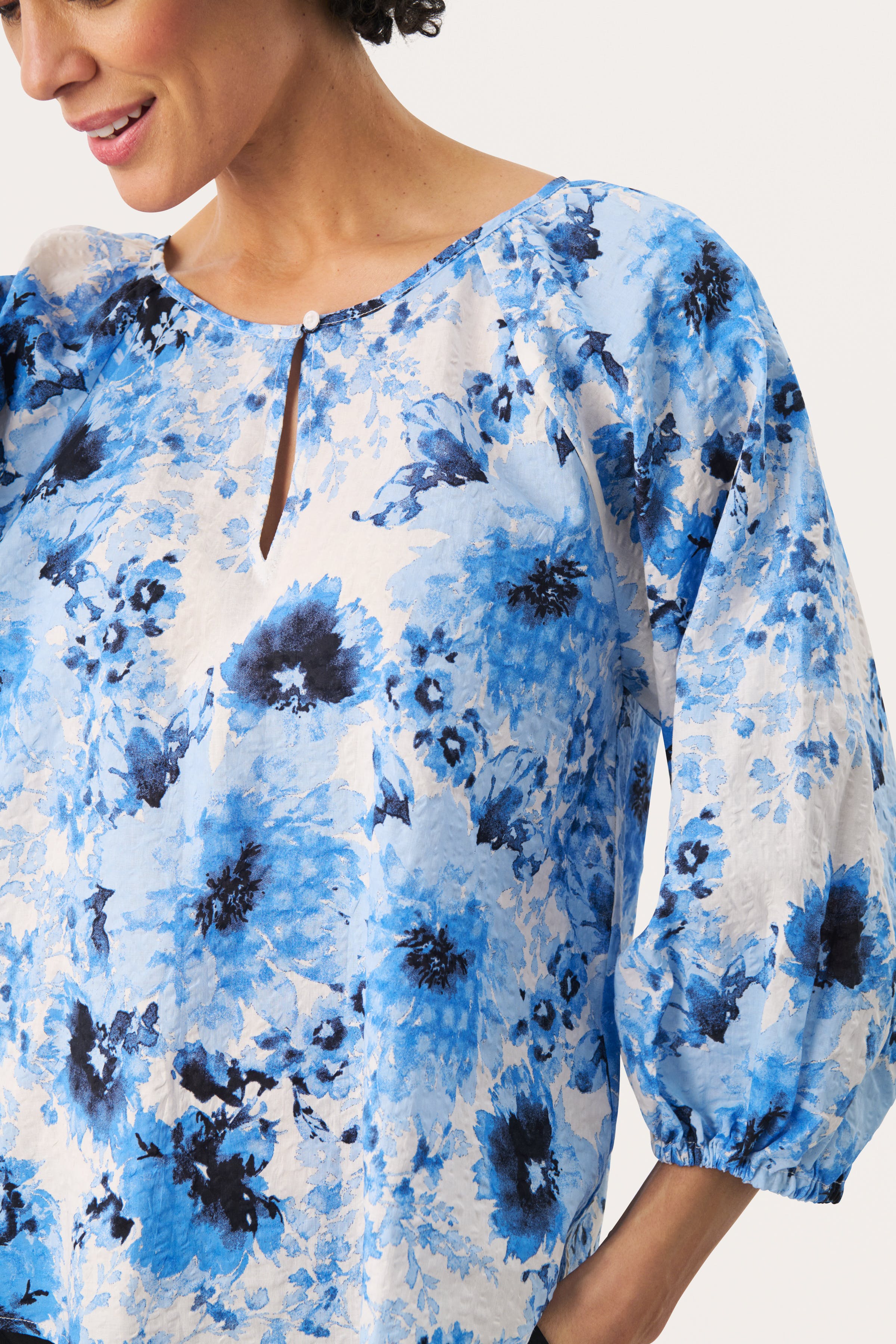 RaduniPW Top LOOKBOOK DETAIL 30310058-303766