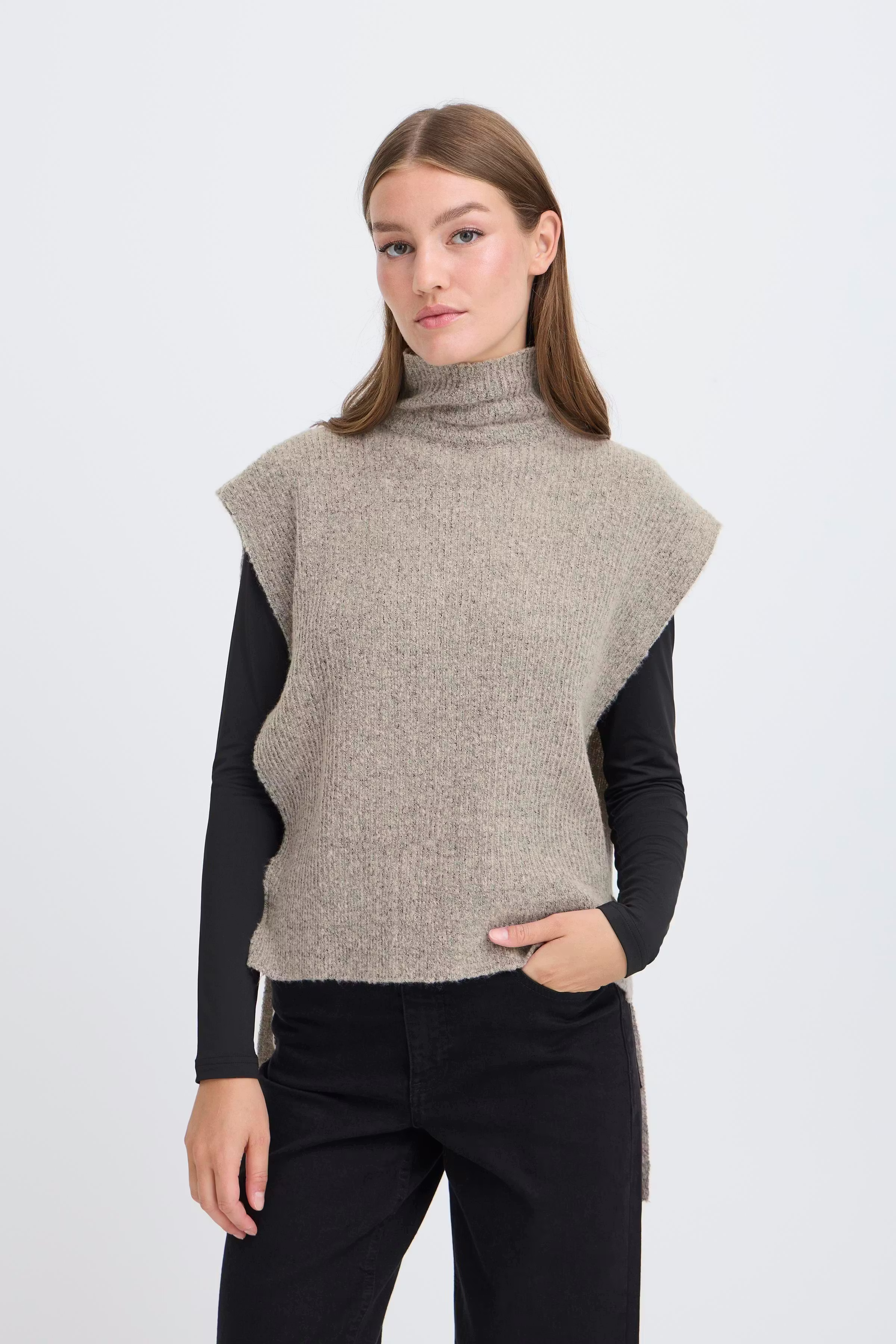 IAMAISE Poncho LOOKBOOK FRONT 20124790-1304011