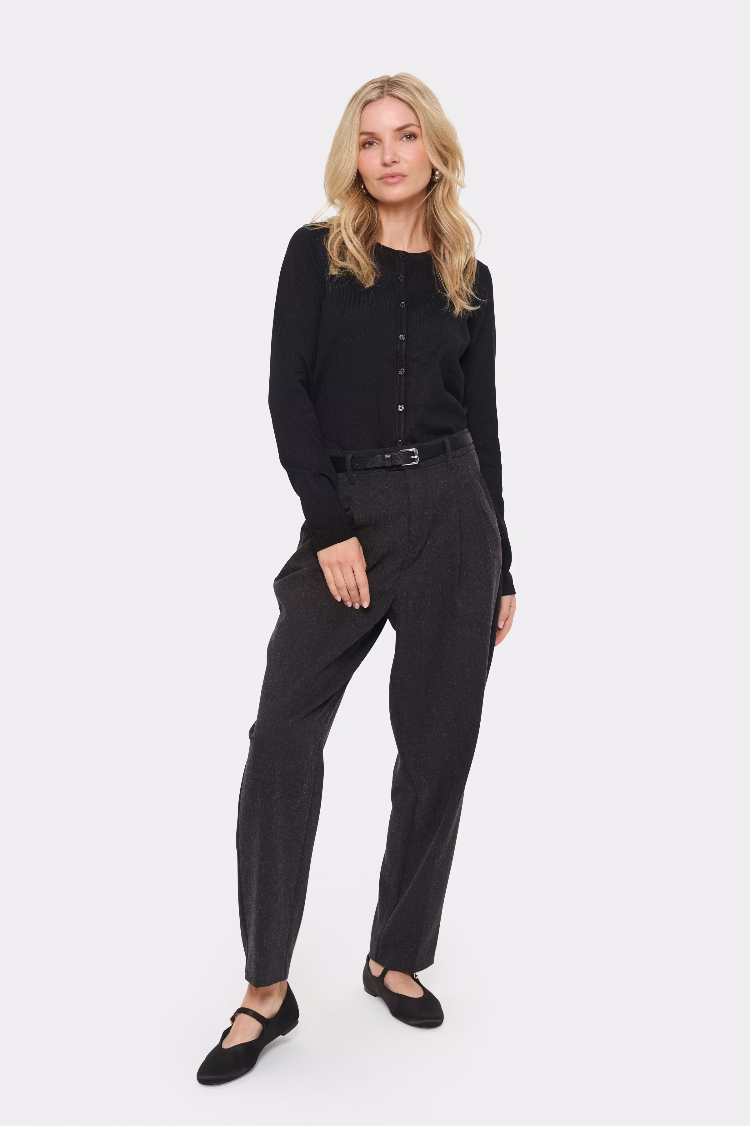 MilaSZ R-Neck Cardigan LOOKBOOK FRONT 30500005-0001