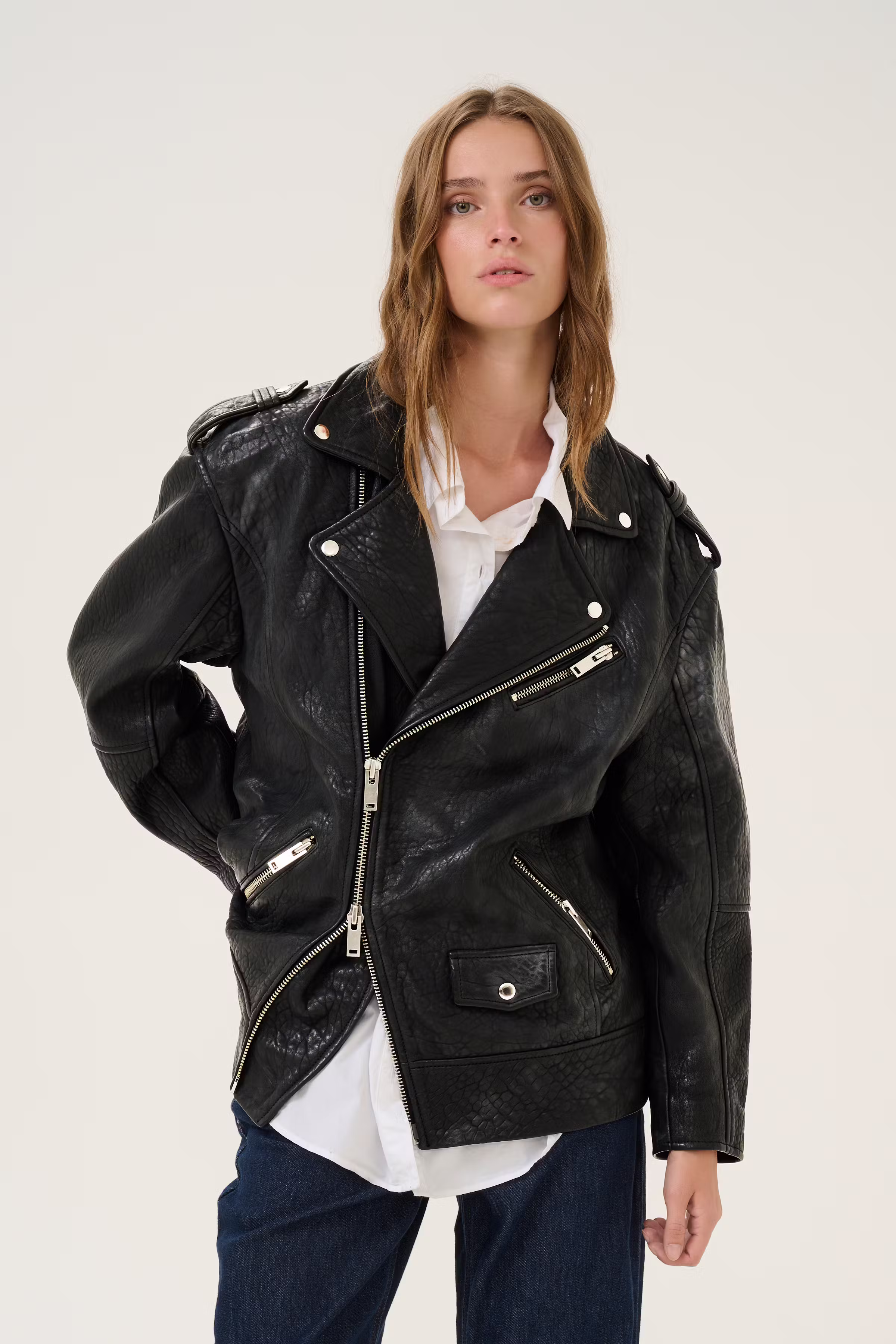 GinaMW Leather jacket LOOKBOOK FRONT 10705105-100031