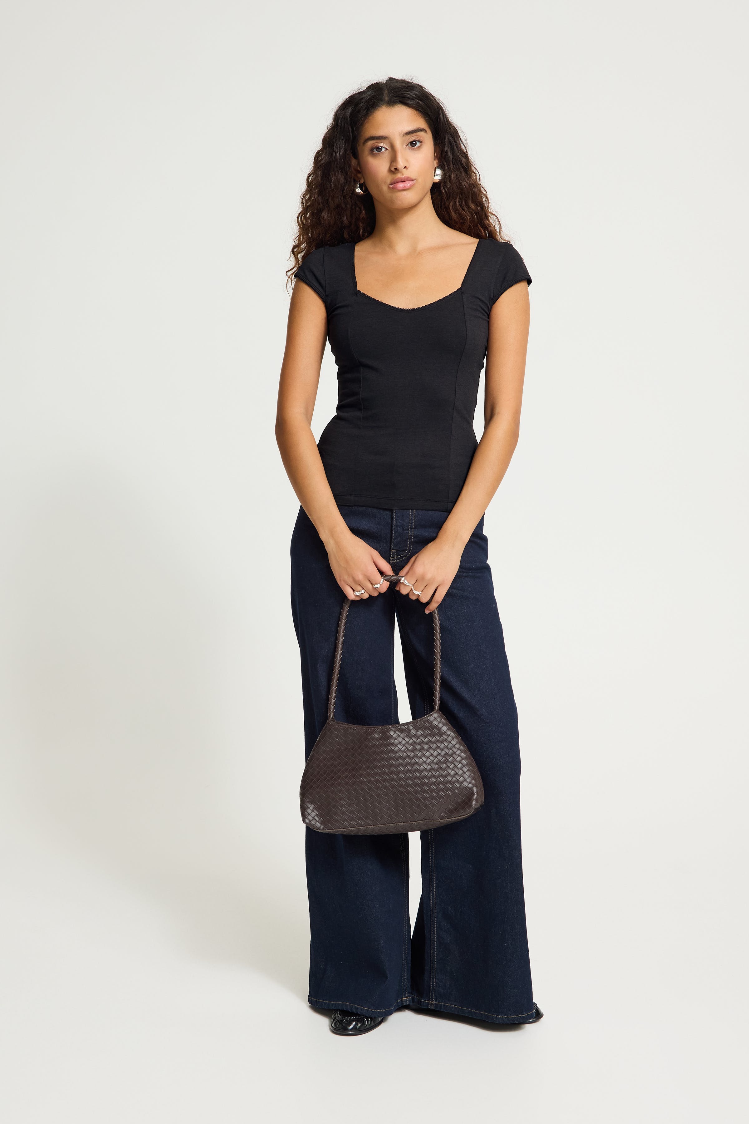 IHNOELLA Top LOOKBOOK FRONT 20126983-194008
