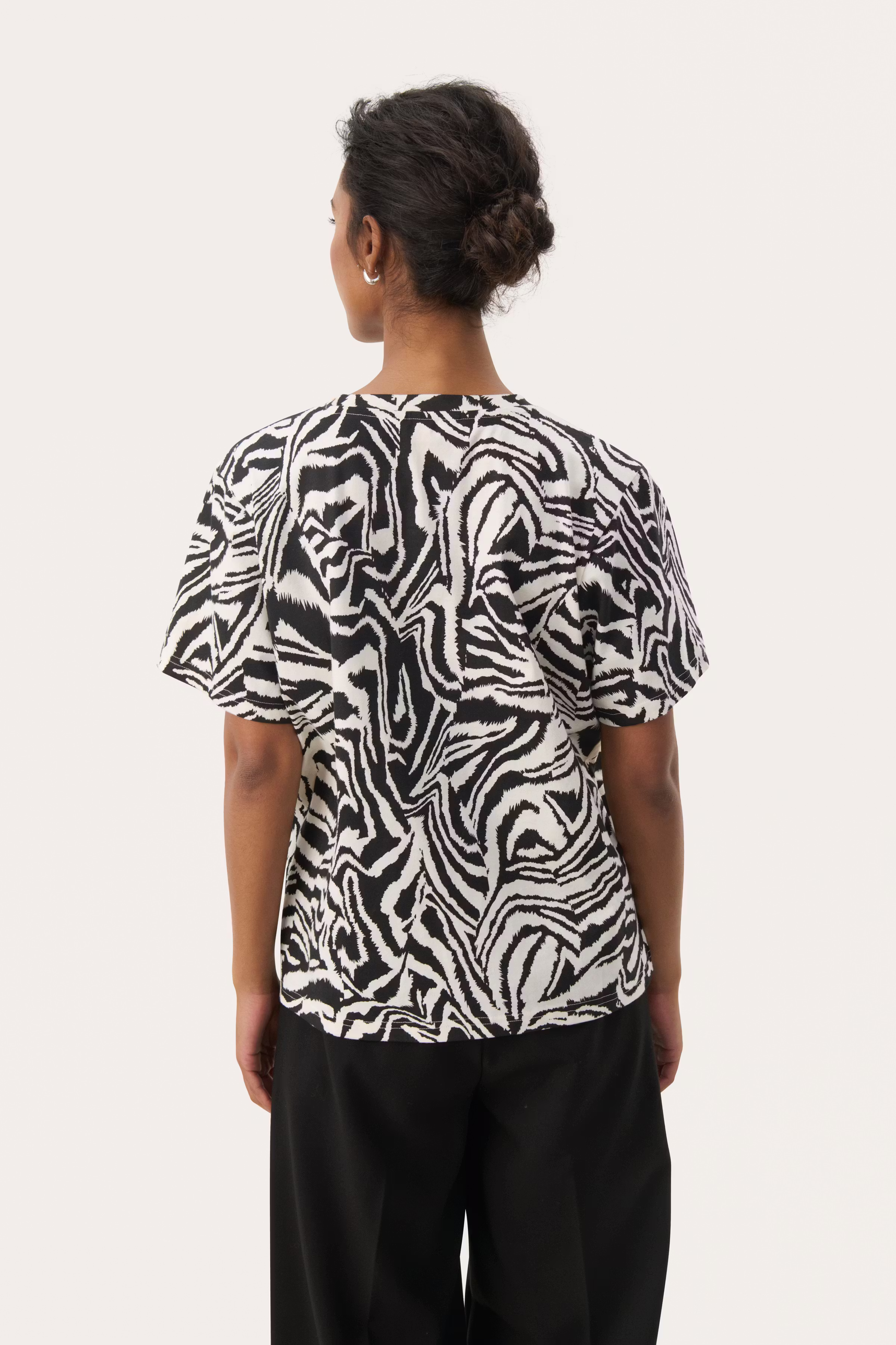 NahidPW T-shirt LOOKBOOK BACK 30309873-303965