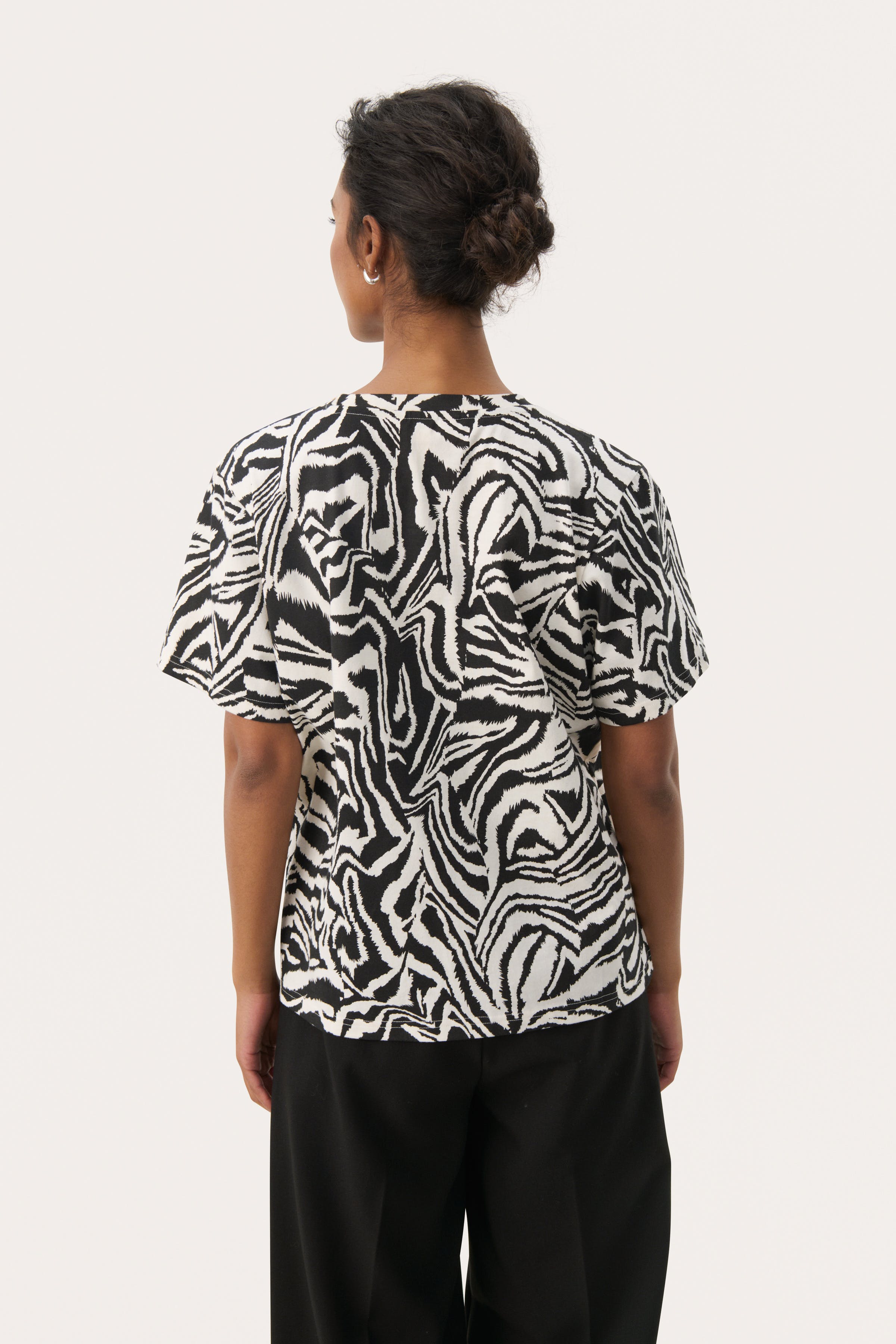 NahidPW T-shirt LOOKBOOK BACK 30309873-303965