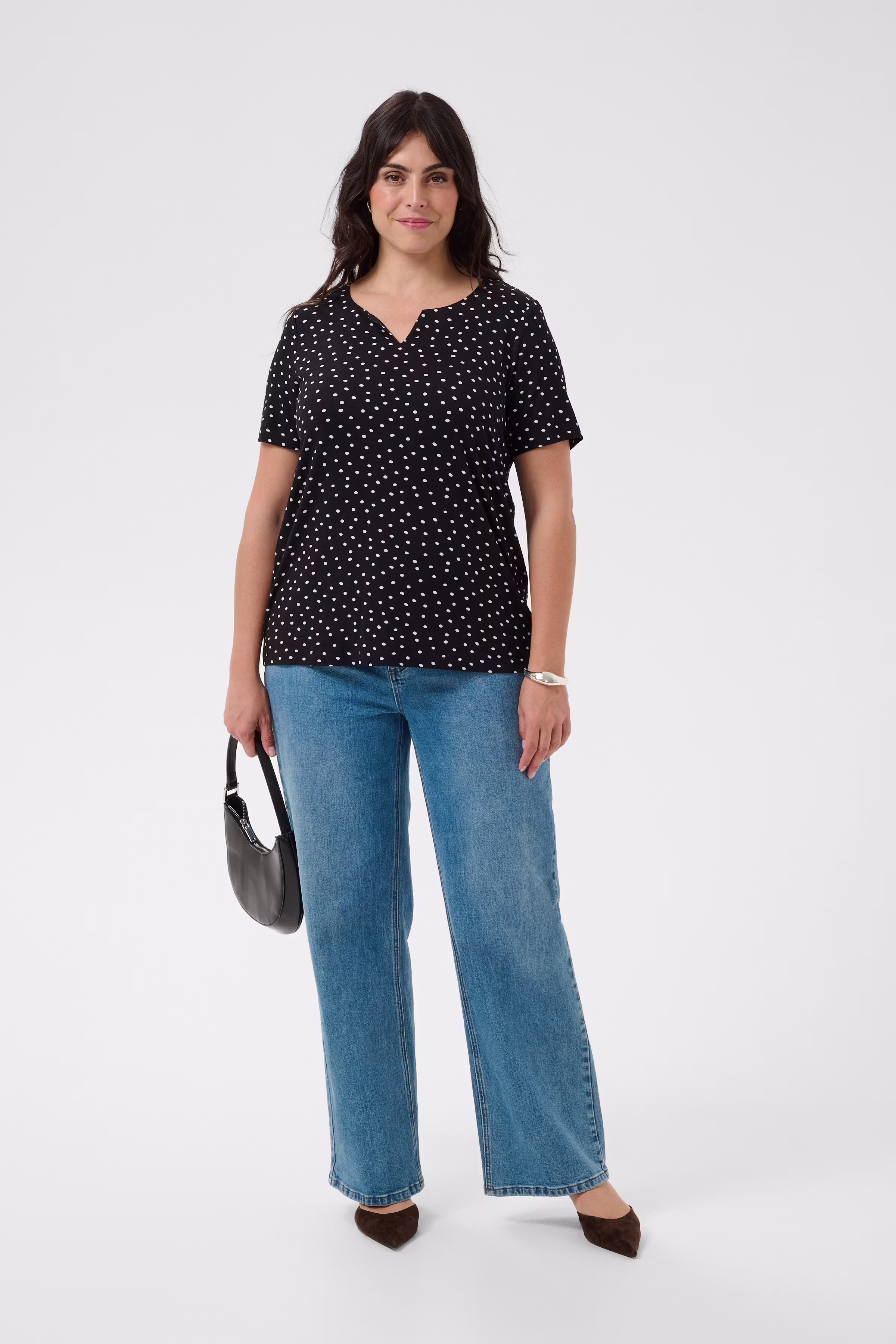 KCmella T-shirt LOOKBOOK FRONT 10582230-109672