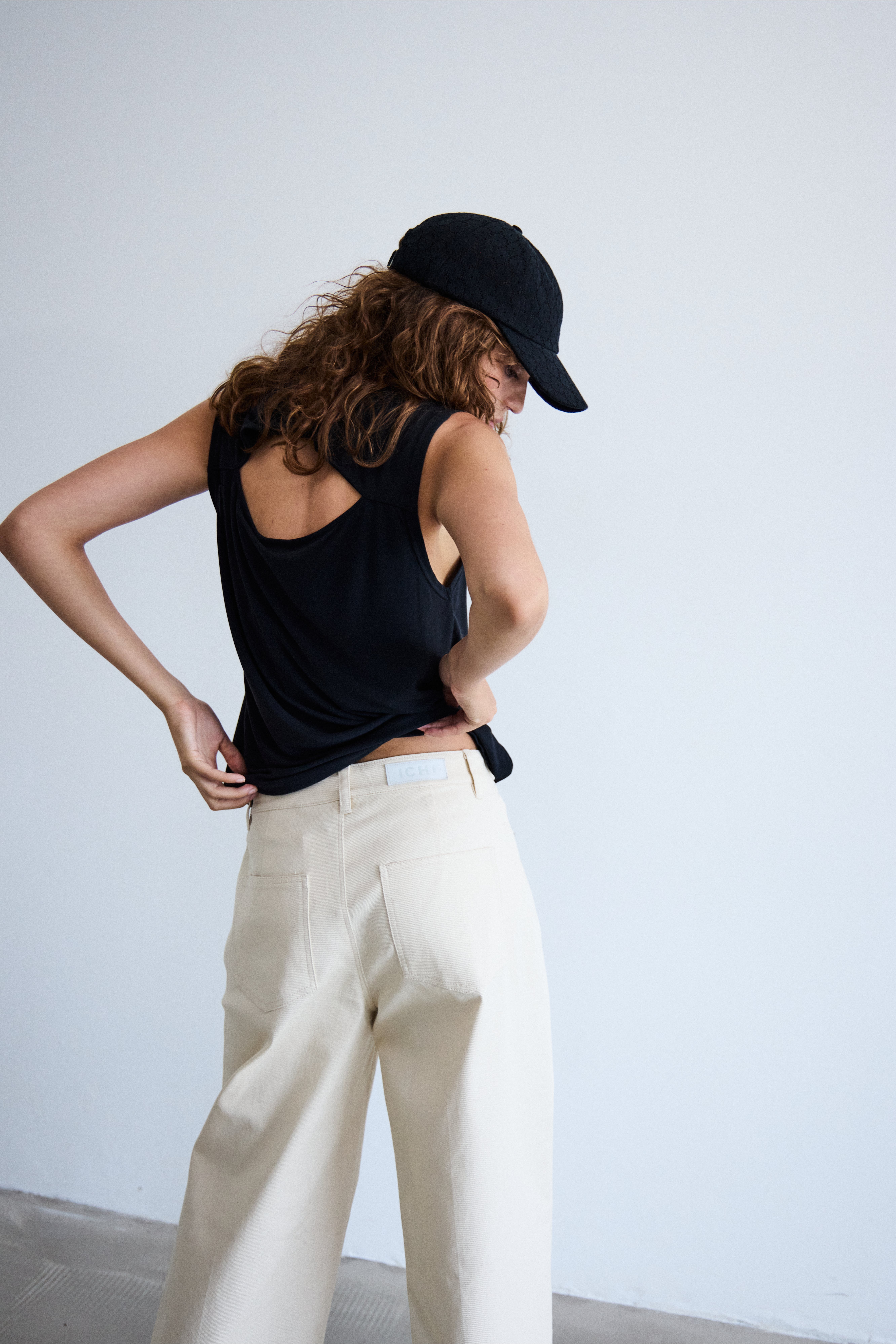 IHCAROLINAS Jeans LOCATION NONE 20122685-130907