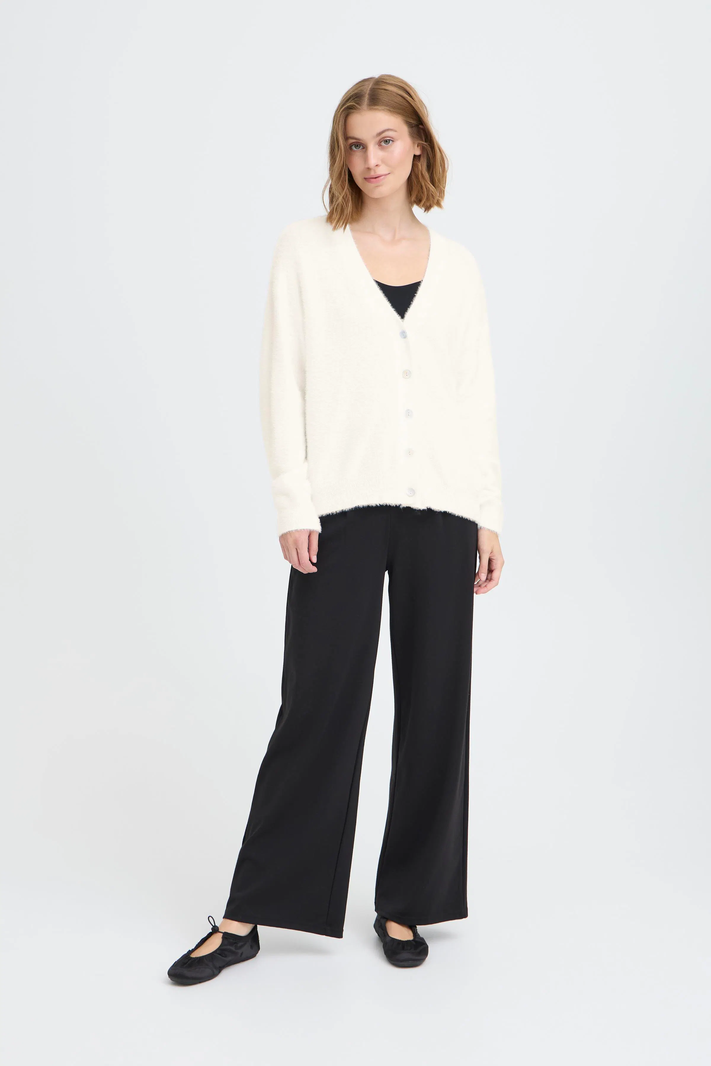 IHBRULA Cardigan LOOKBOOK FRONT 20124620-114201