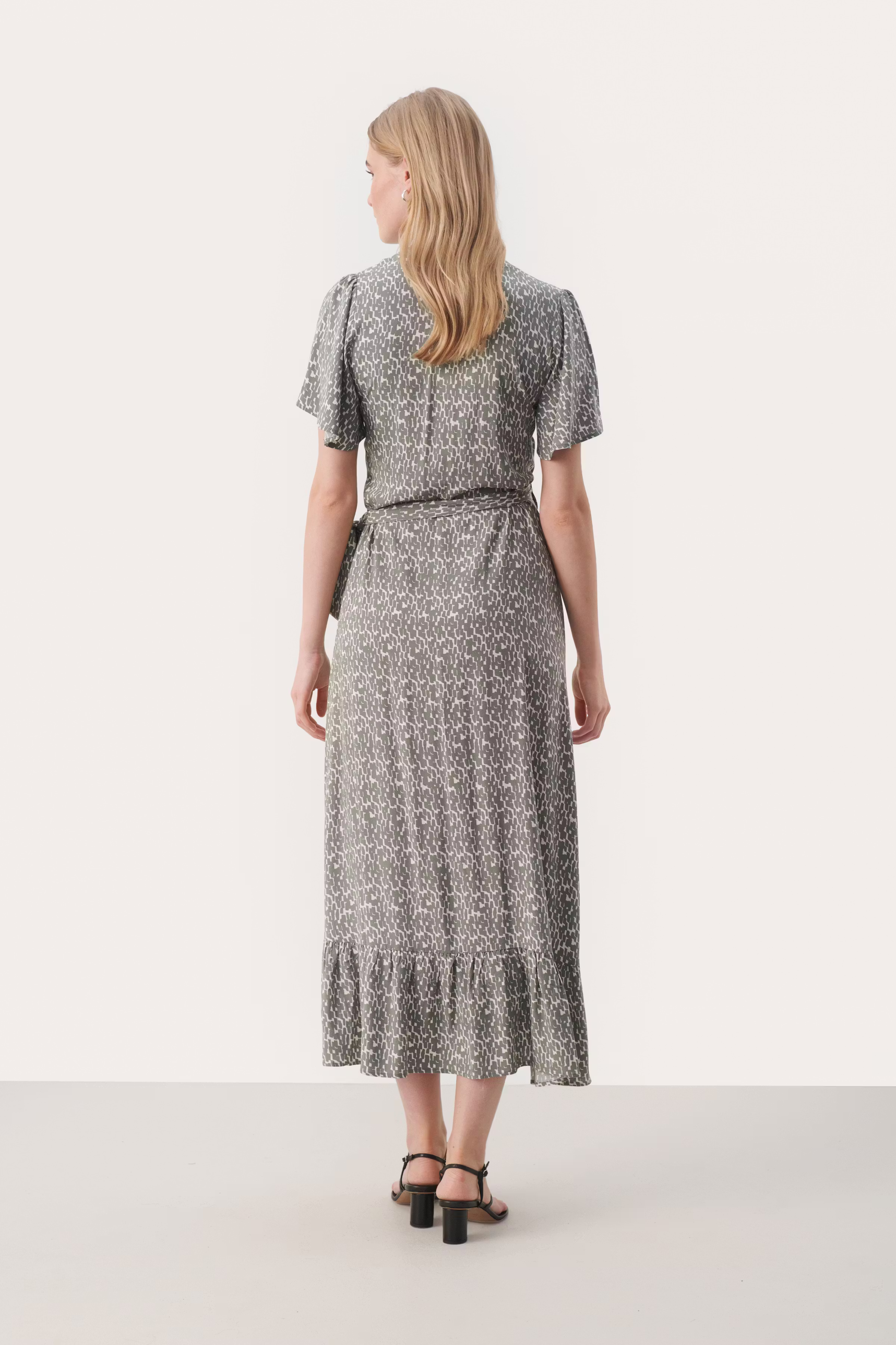 ClarinaPW Kleid LOOKBOOK BACK 30308549-303001