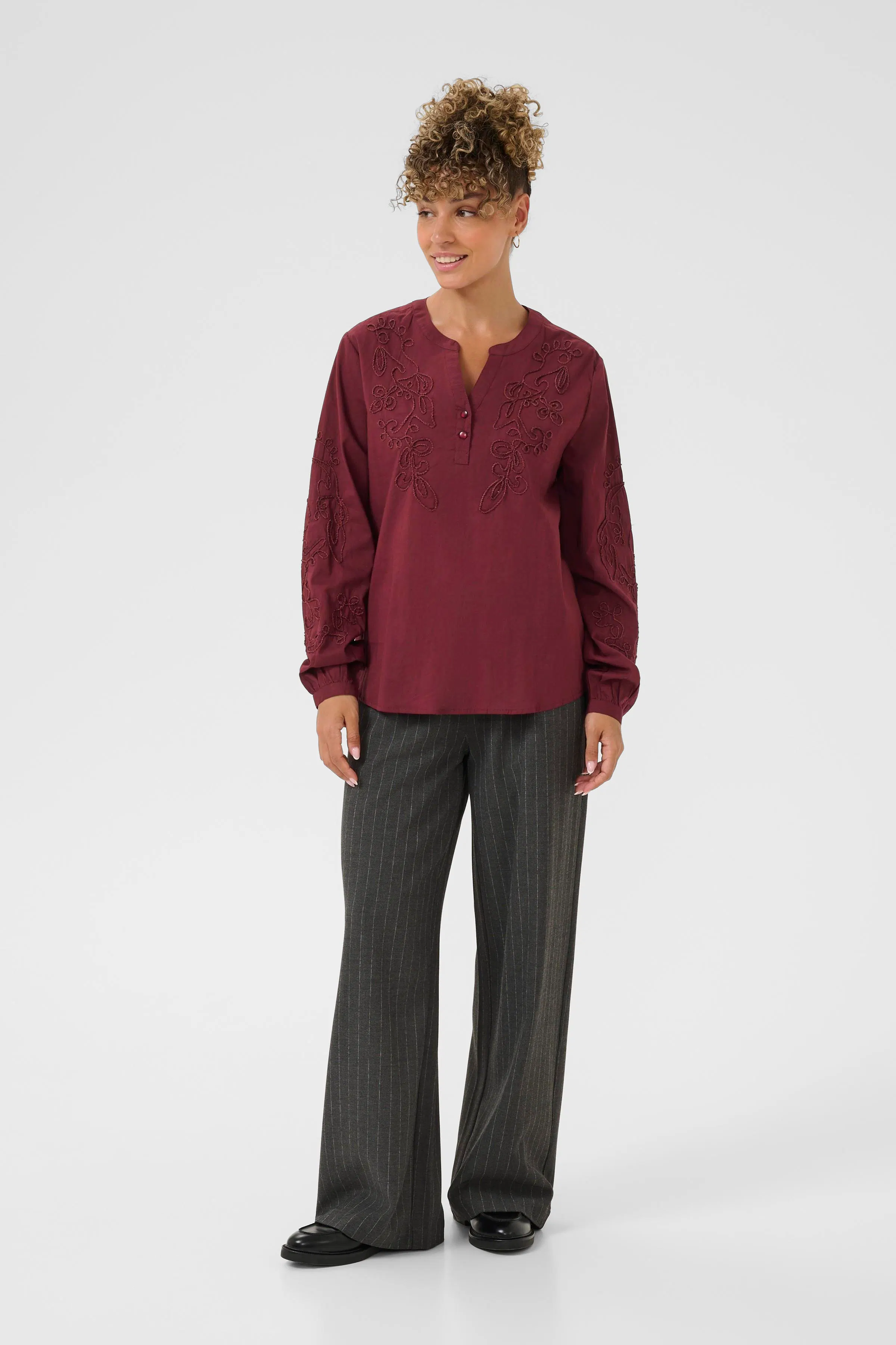 CRVia Blouse LOOKBOOK FRONT 10614398-191522