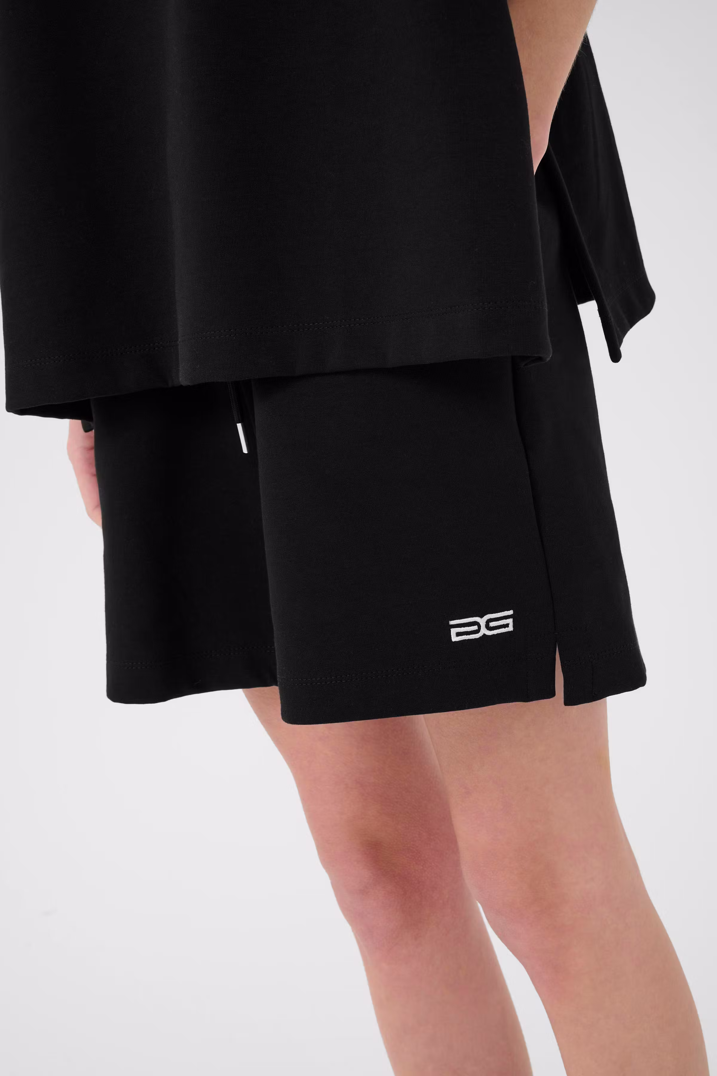 GZimina Shorts LOOKBOOK DETAIL 10910317-100017