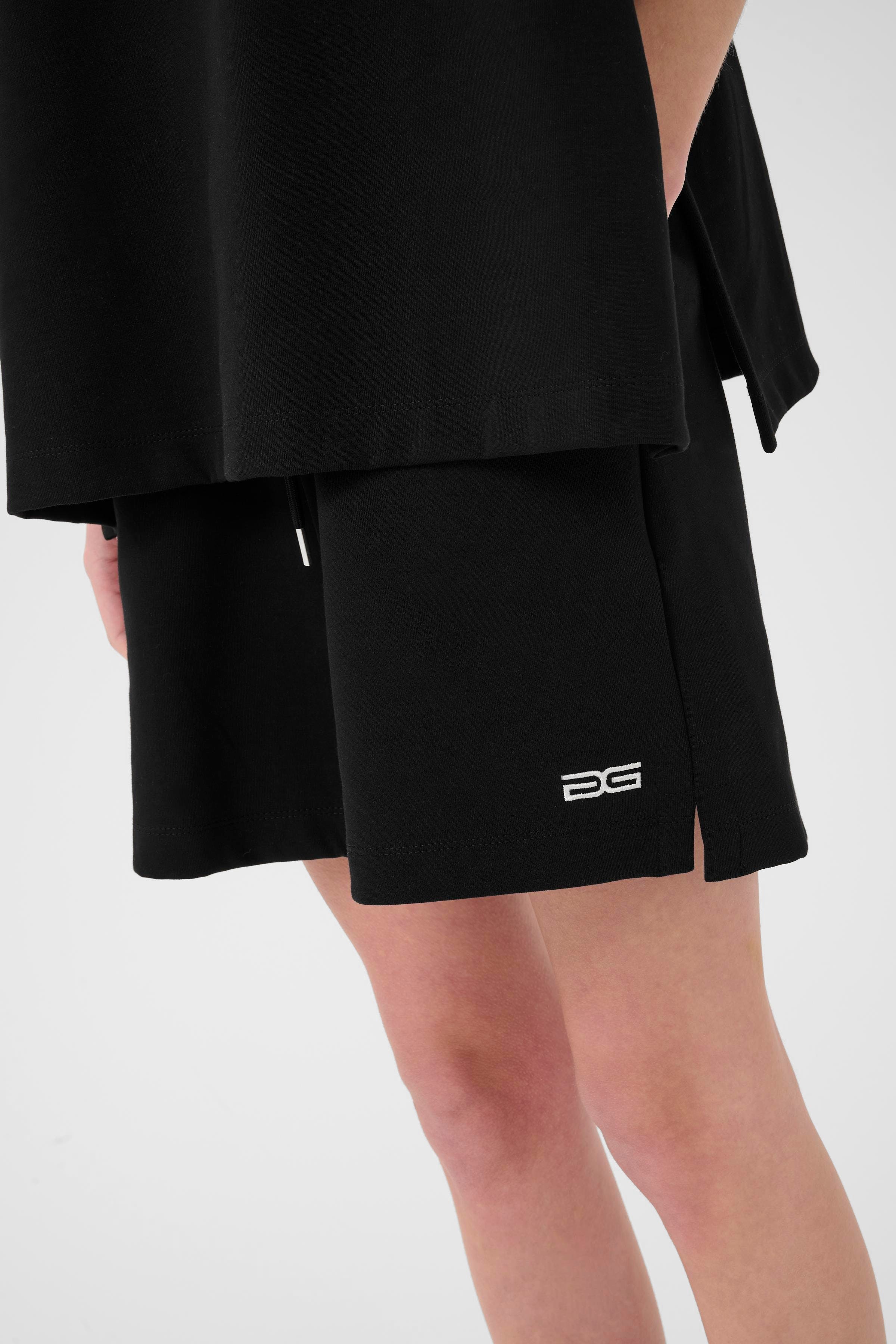 GZimina Shorts LOOKBOOK DETAIL 10910317-100017