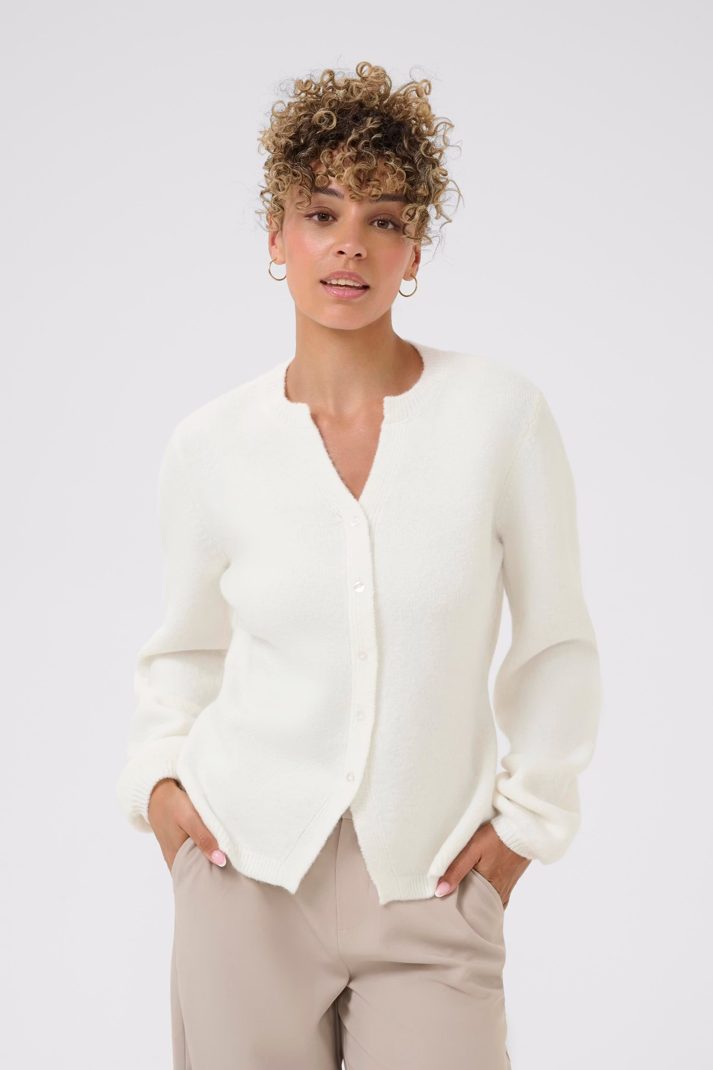 CRBelle Pullover LOOKBOOK FRONT 10614445-110701