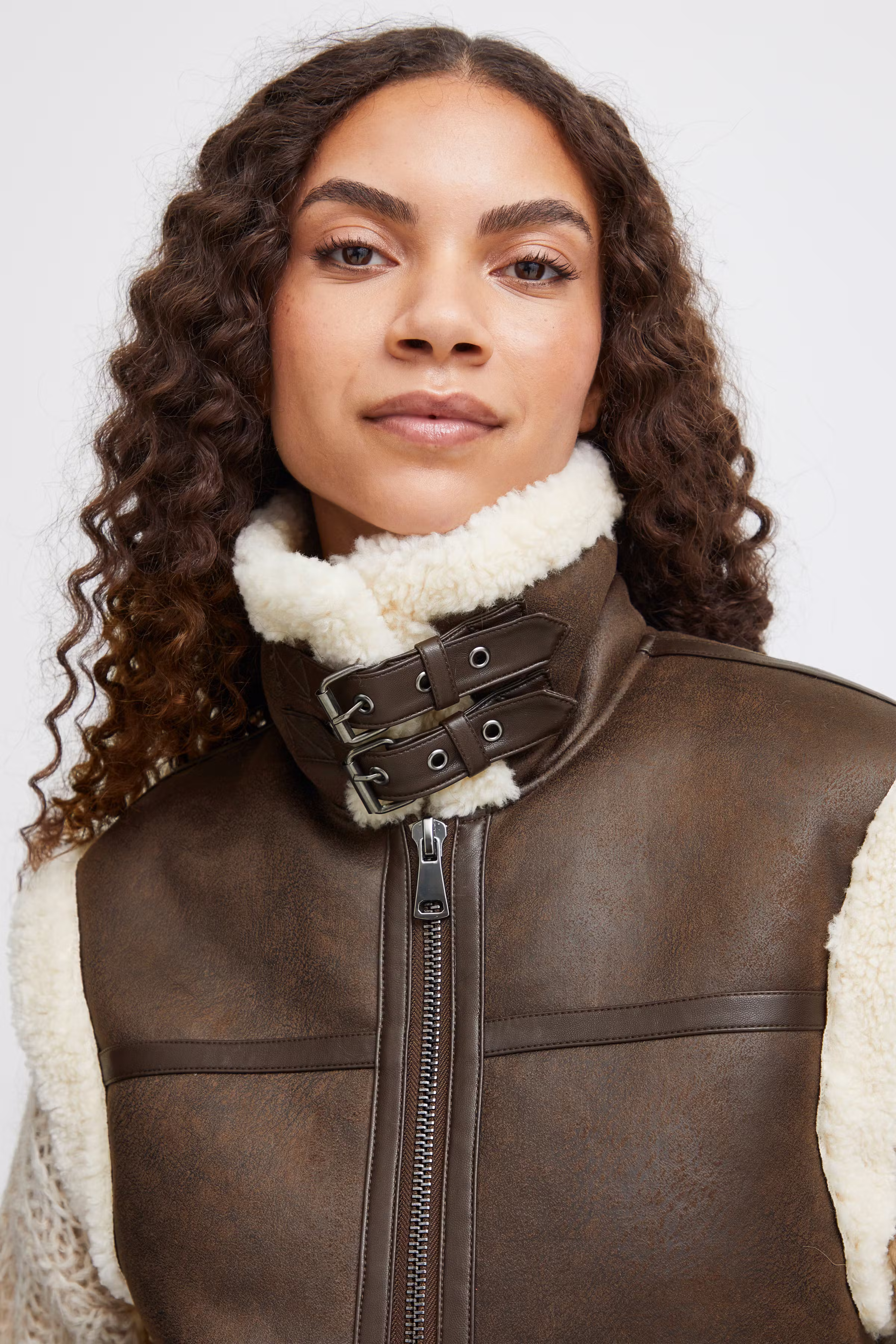 BYASANNE Weste oberbekleidung LOOKBOOK DETAIL 20815125-203292