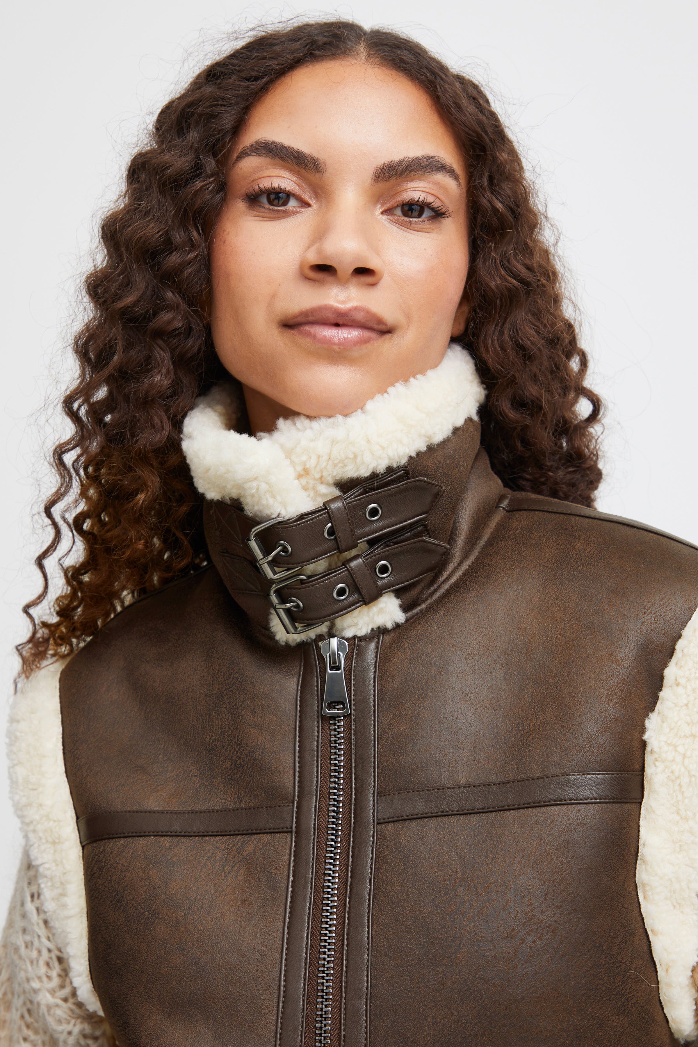 BYASANNE Weste oberbekleidung LOOKBOOK DETAIL 20815125-203292