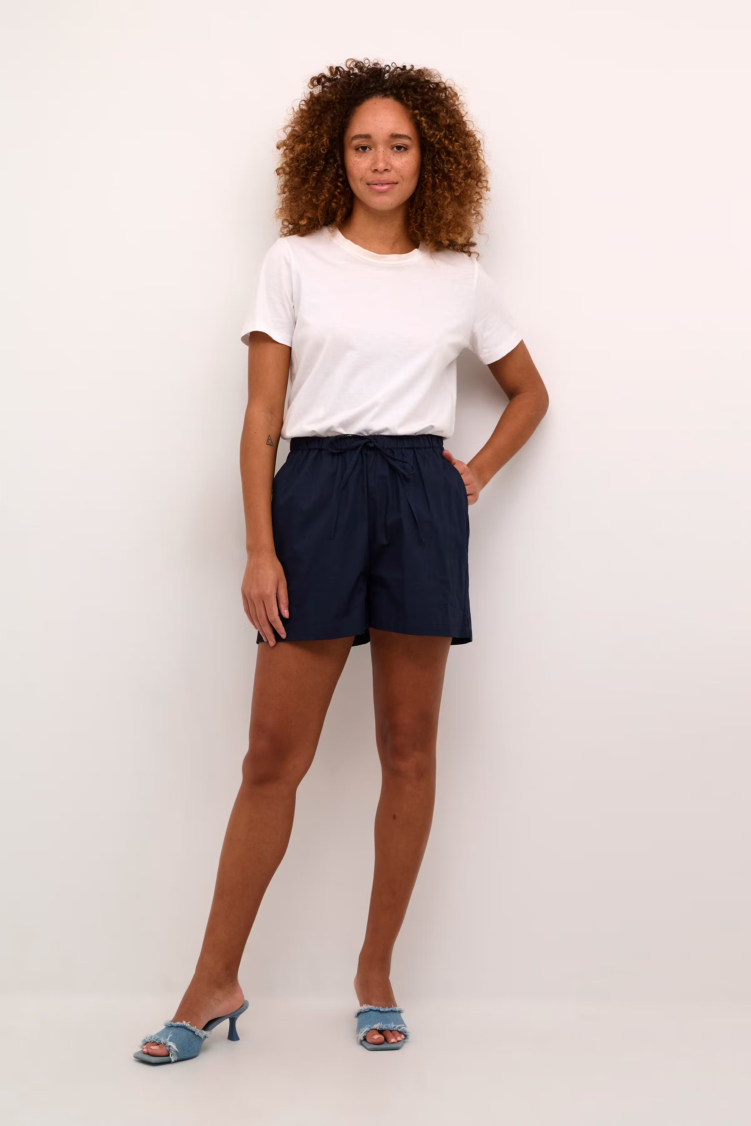 KAlillie Shorts LOOKBOOK FRONT 10509492-194020