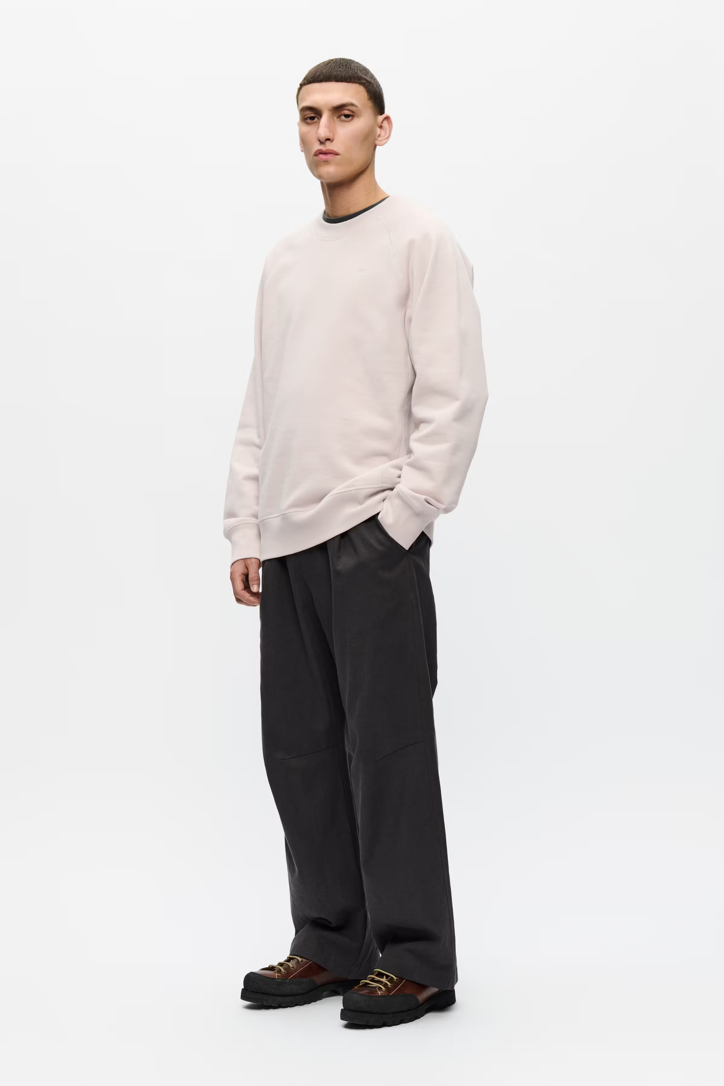 WWHester Sweatshirt LOOKBOOK FRONT 30251551-144500