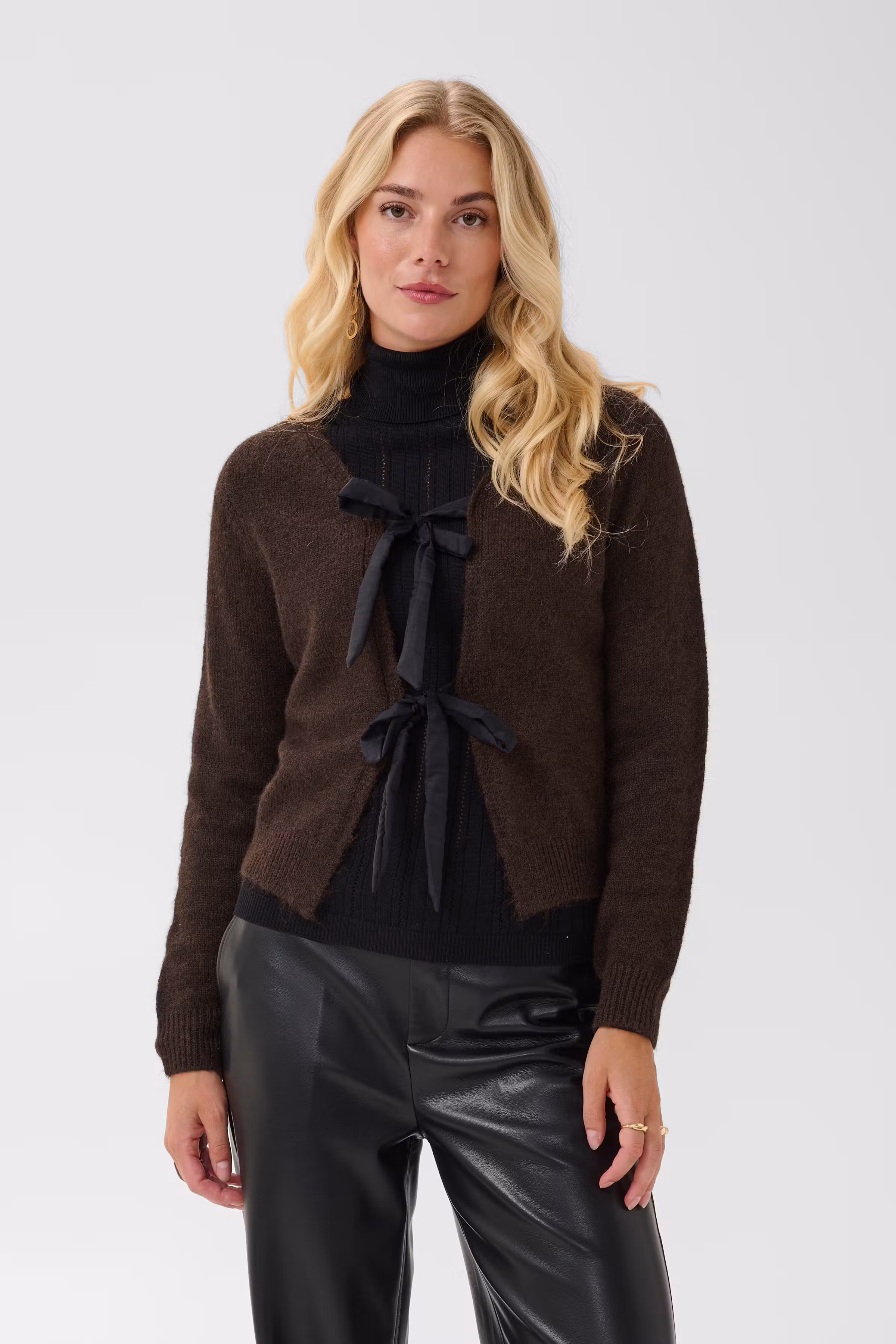 CRBulp Cardigan LOOKBOOK FRONT 10615650-191016