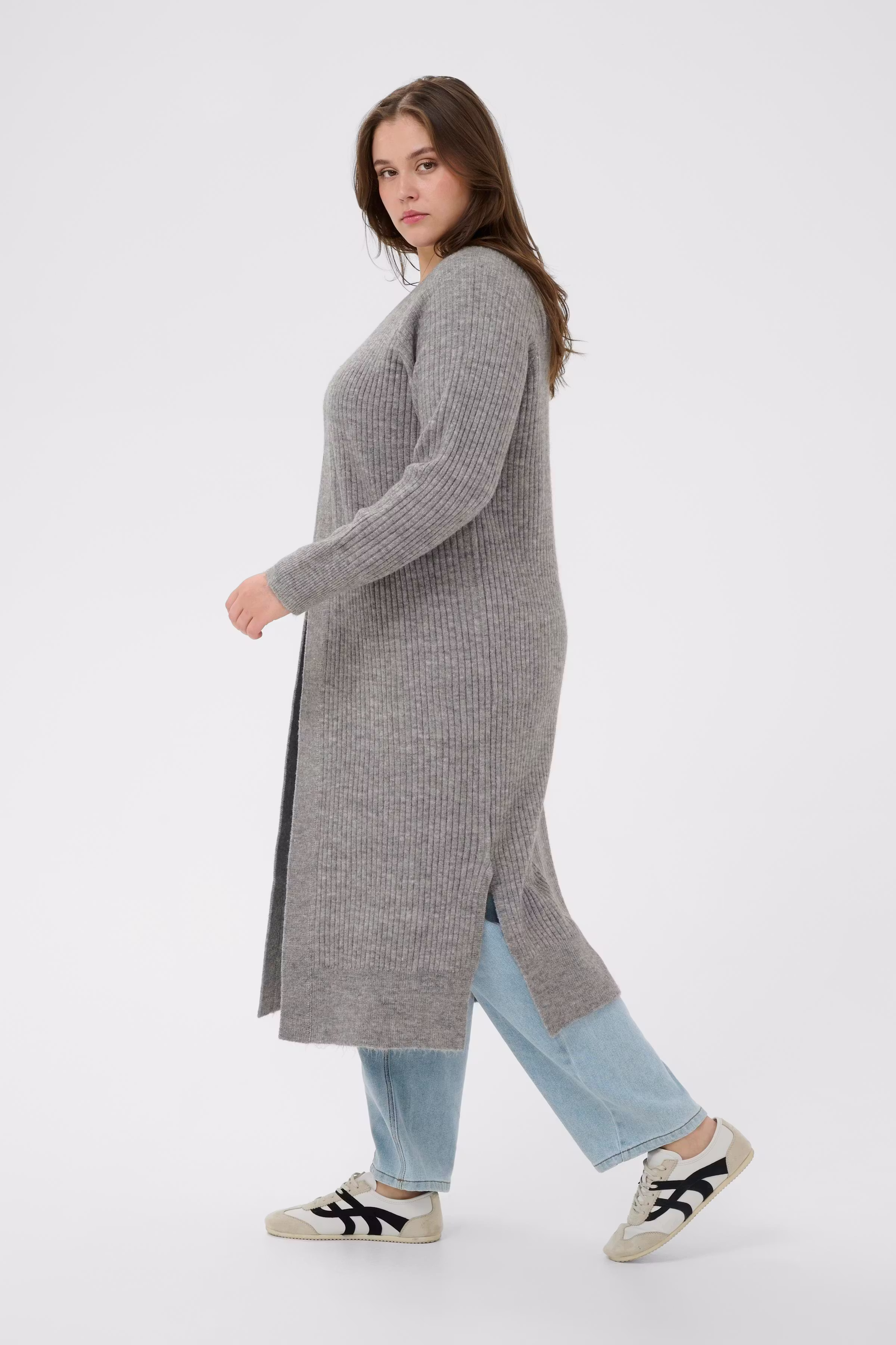 KCrinye Cardigan LOOKBOOK FRONT 10582569-100123