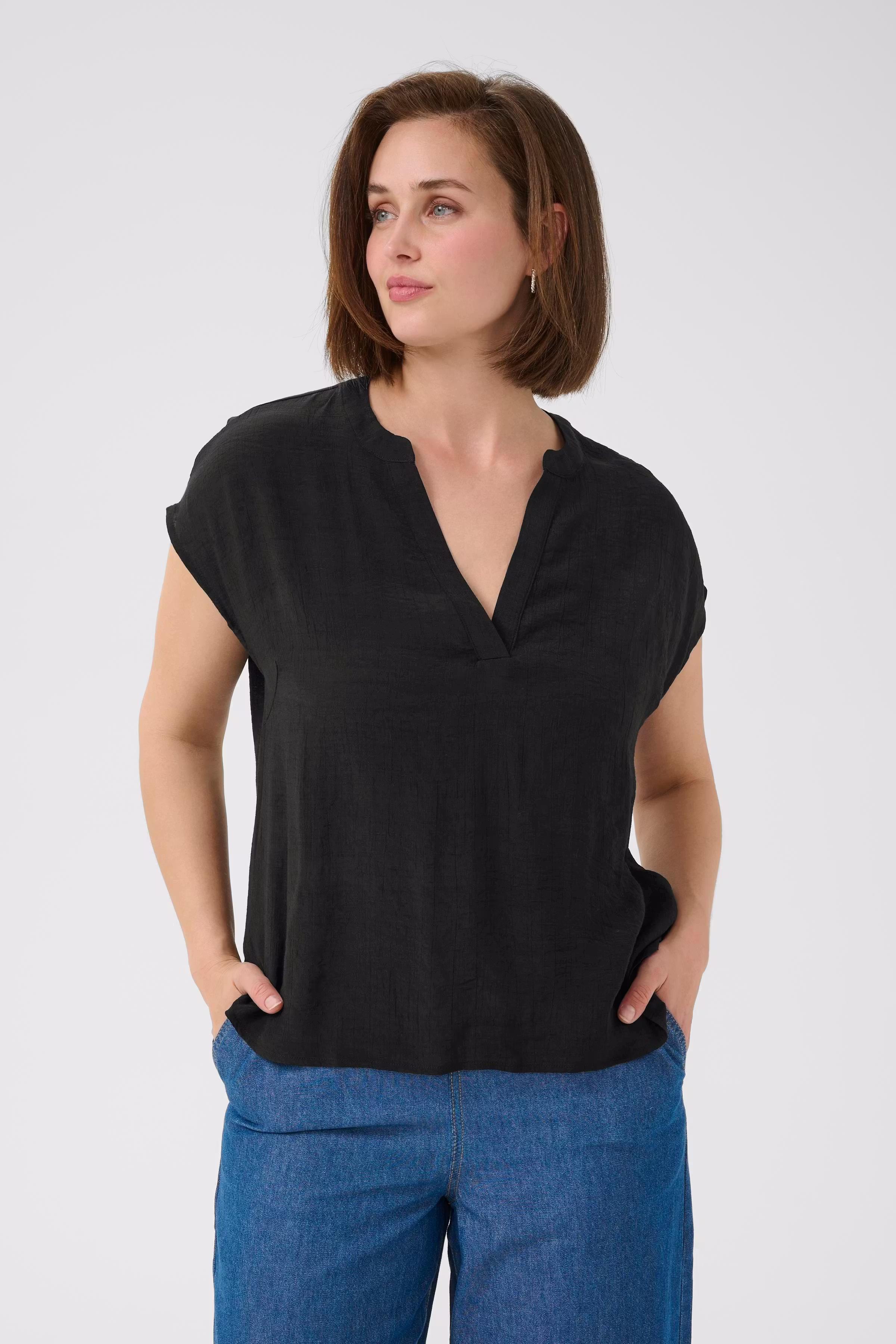 KAanja Bluse LOOKBOOK FRONT 10510118-100121