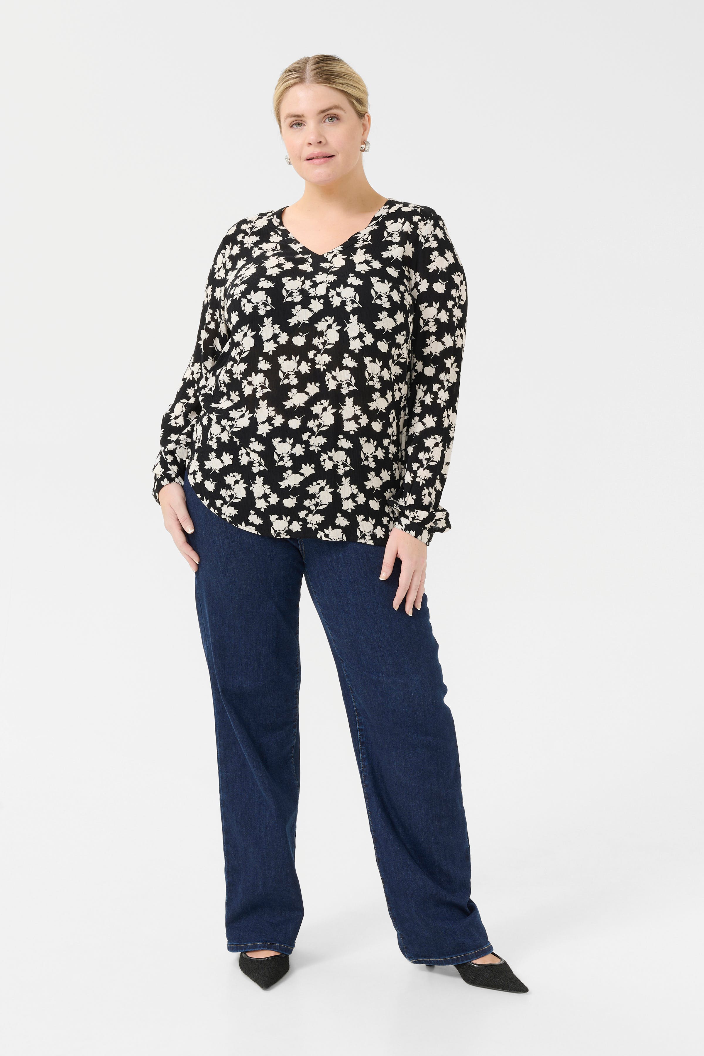 KCami Bluse LOOKBOOK FRONT 10582024-106992