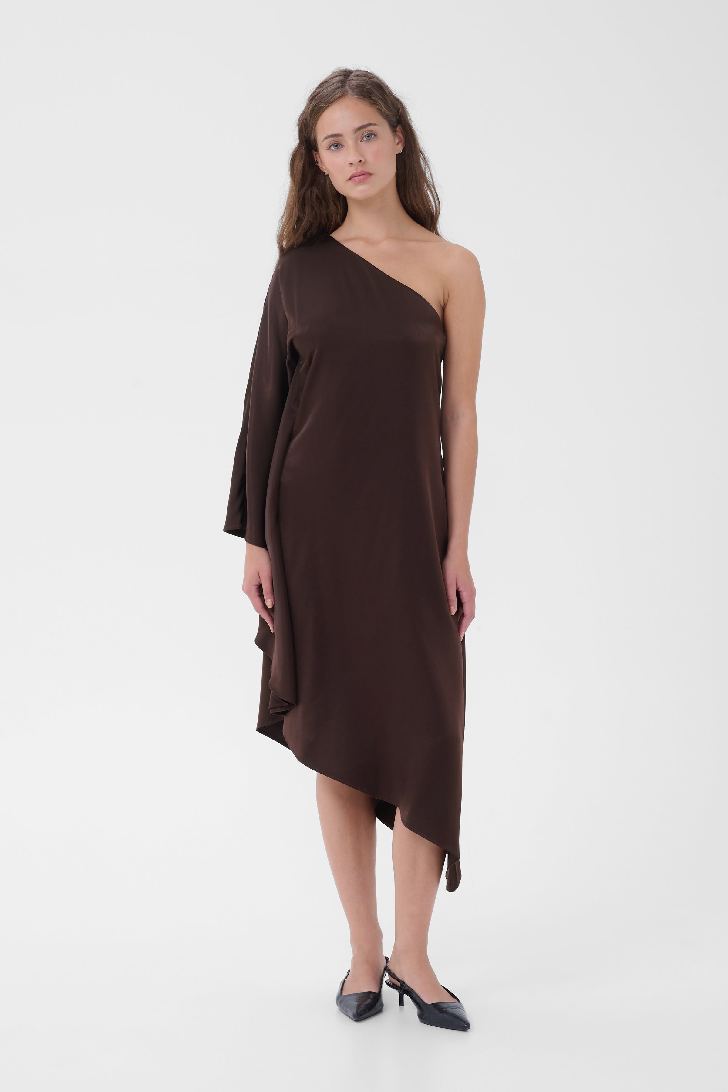 MWEstelle Asymmetrisches Satinkleid LOOKBOOK FRONT 10705787-191110
