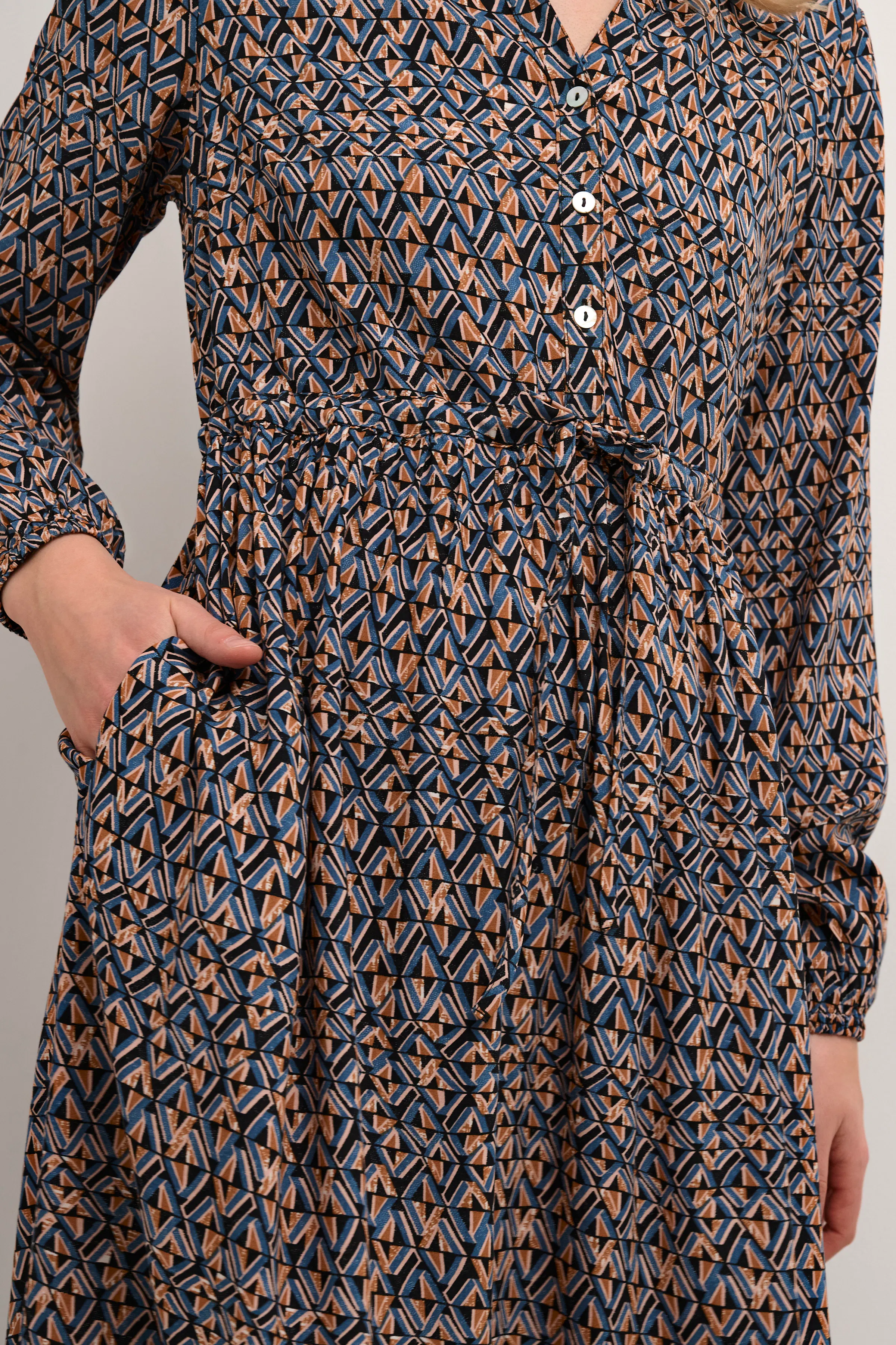 CRTiah Kjole LOOKBOOK DETAIL 10611932-104952
