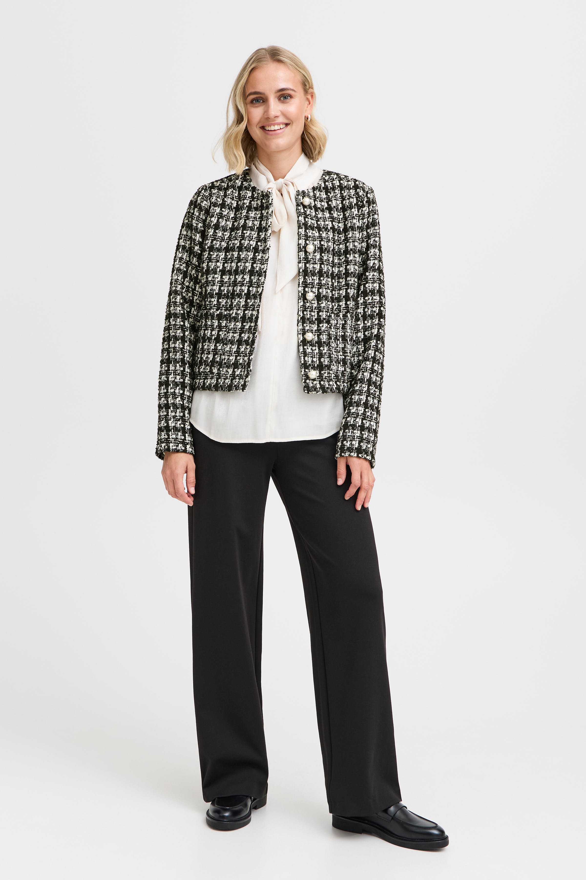 FRKAMILU Casual jakke LOOKBOOK FRONT 20614880-200115