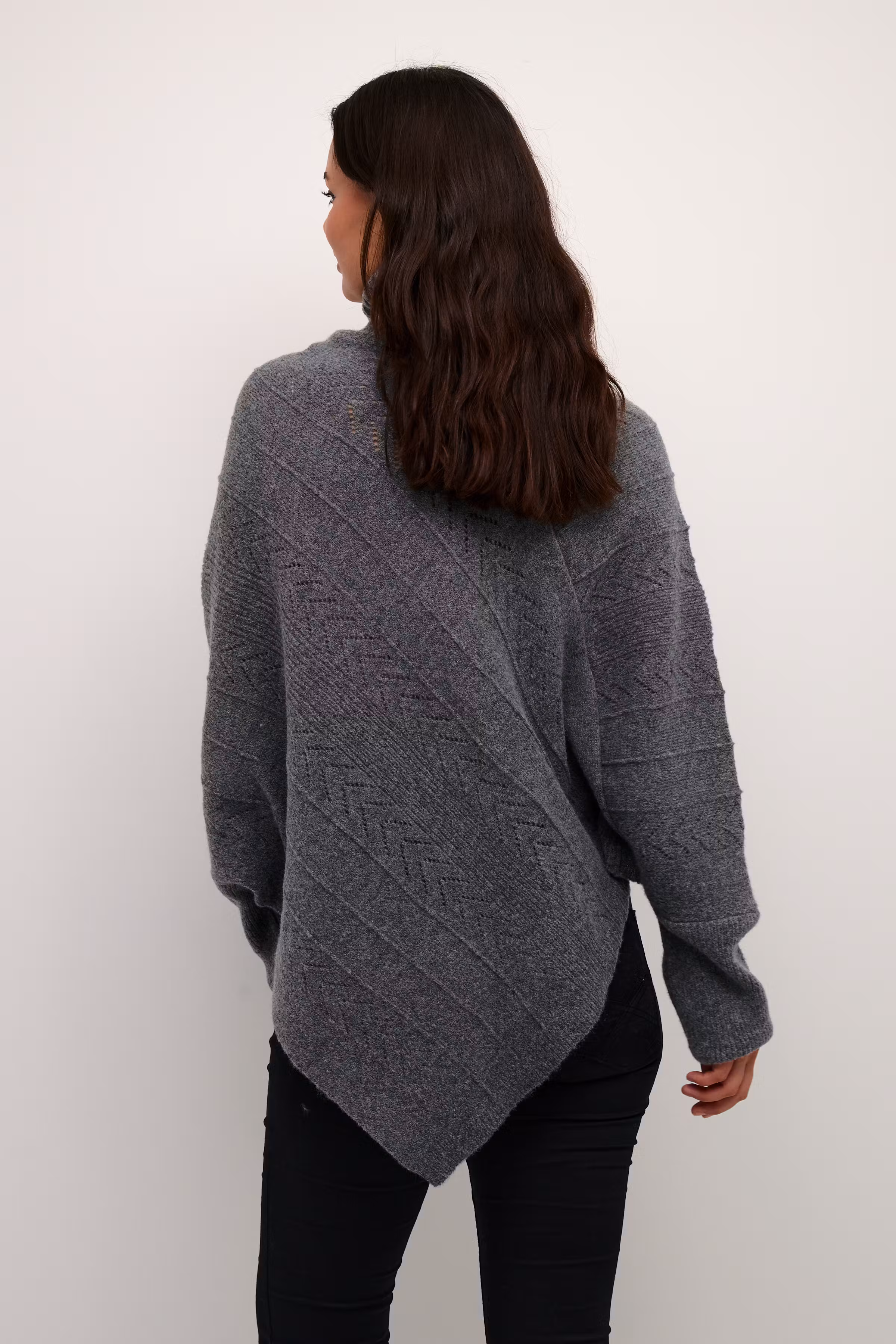 CRHoliday Poncho LOOKBOOK BACK 10612387-1902011