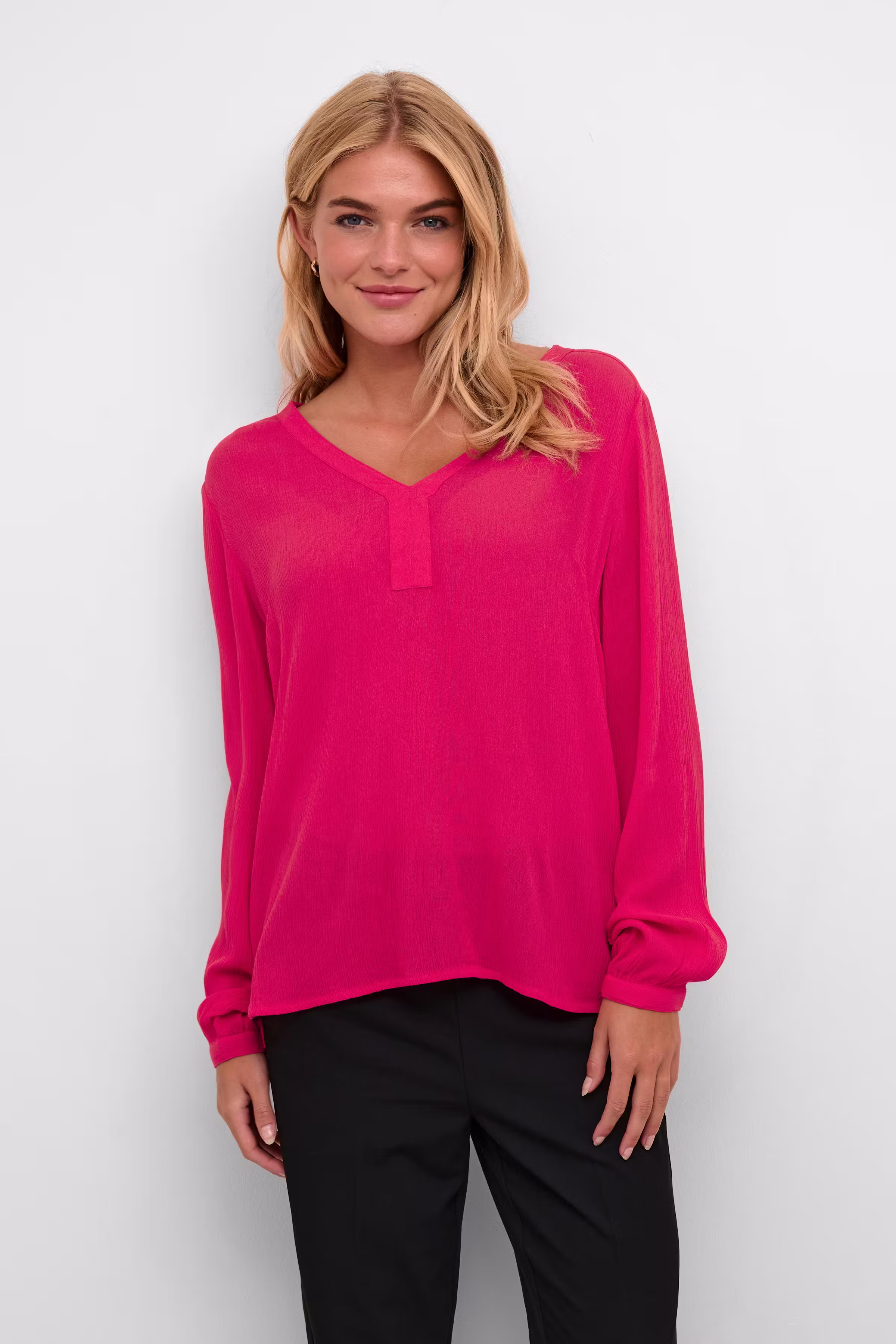 KAamber Blouse LOOKBOOK FRONT 501032-181856