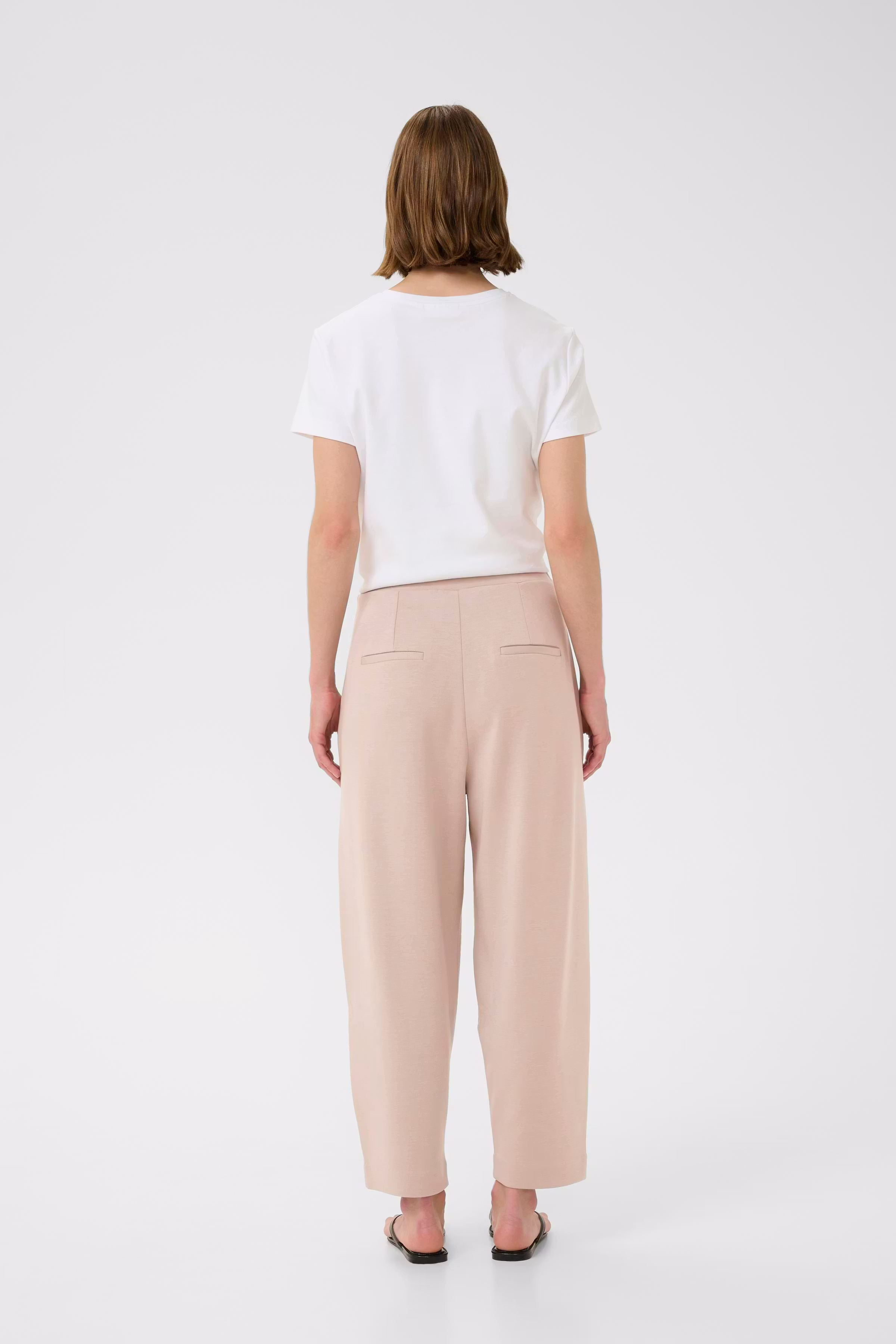 PannieIW Barrel Trousers LOOKBOOK BACK 30109192-151506