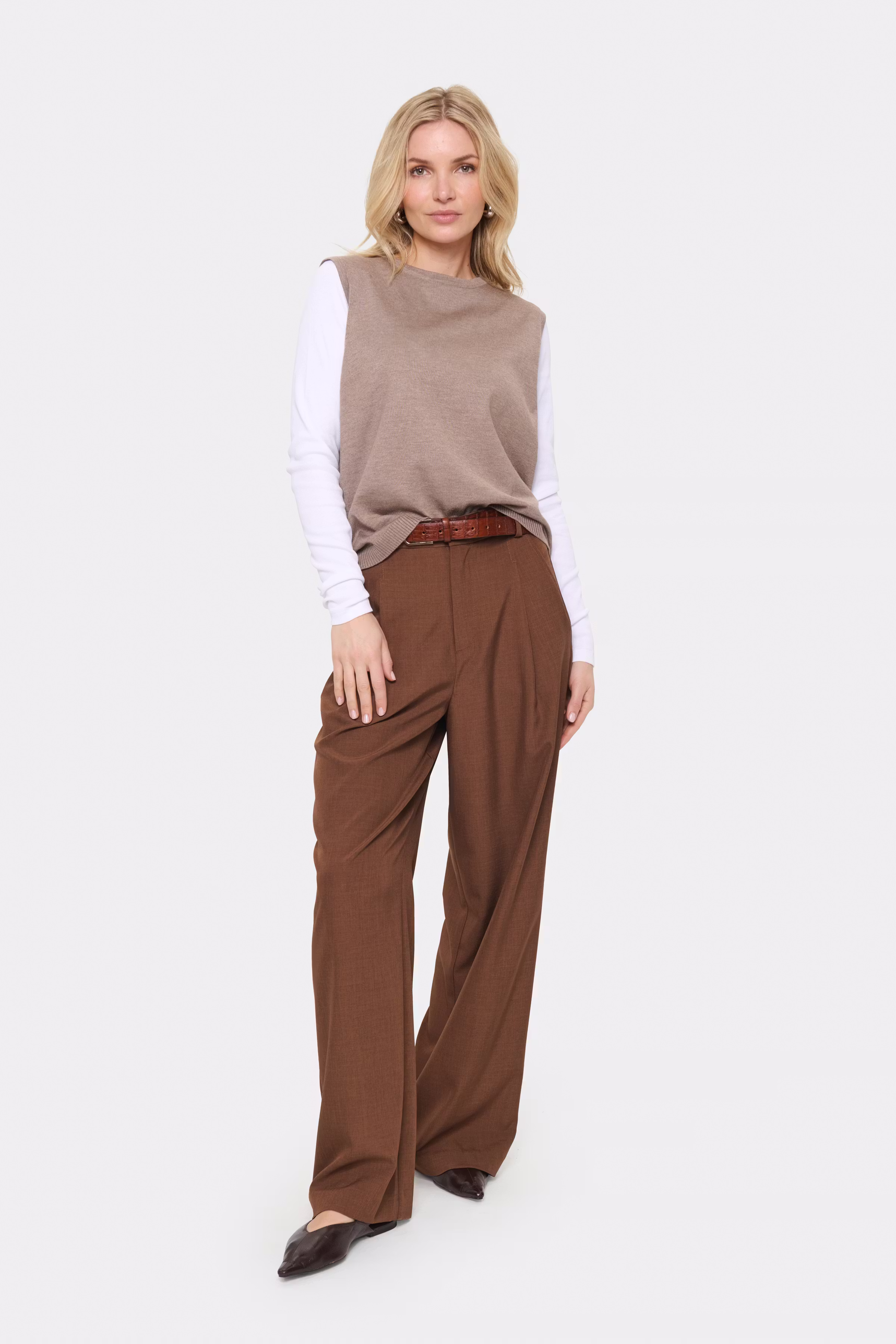 MilaSZ Vest LOOKBOOK FRONT 30511506-1614061