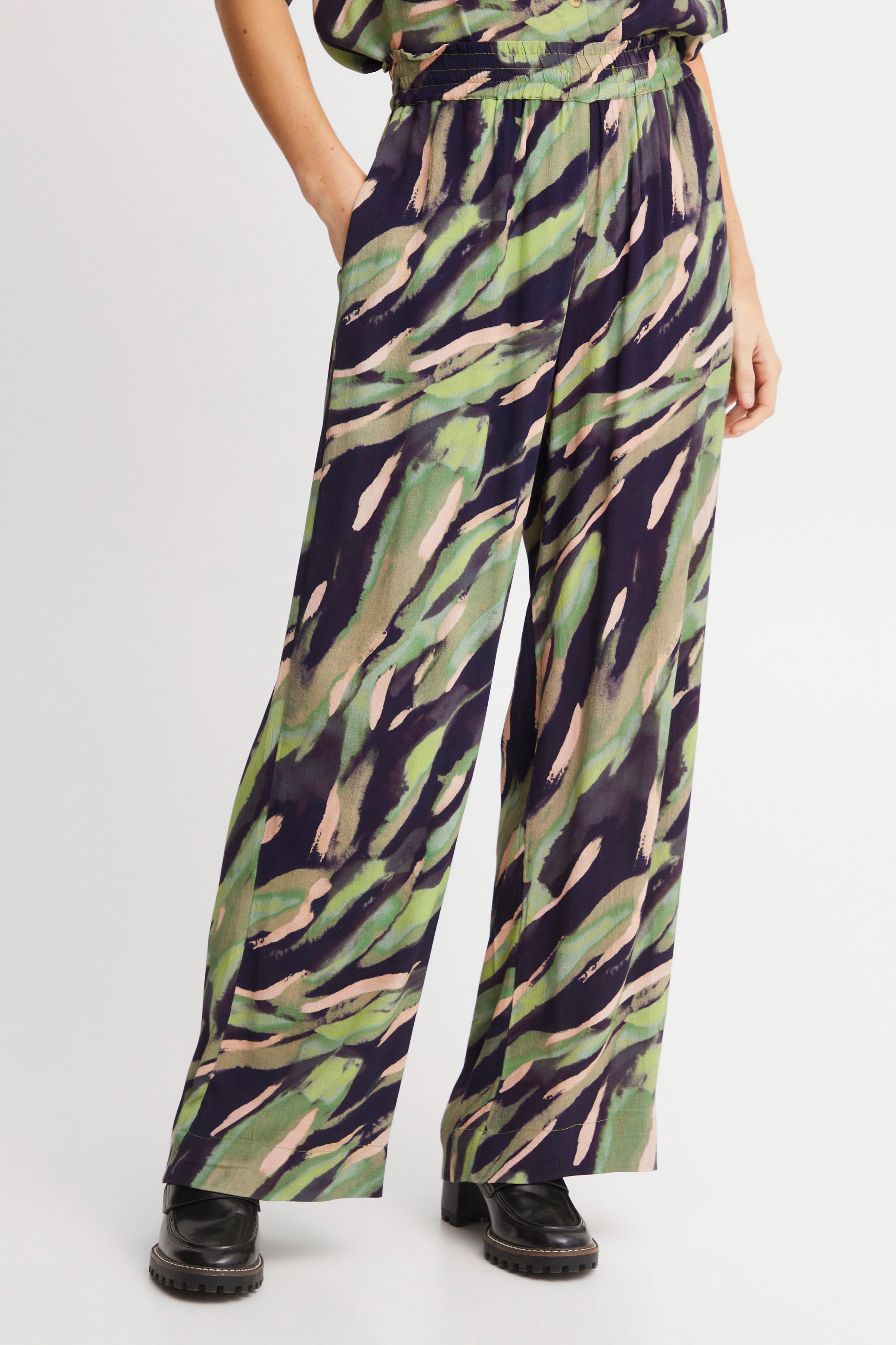 FRKAIYA Byxor LOOKBOOK FRONT 20612054-201937
